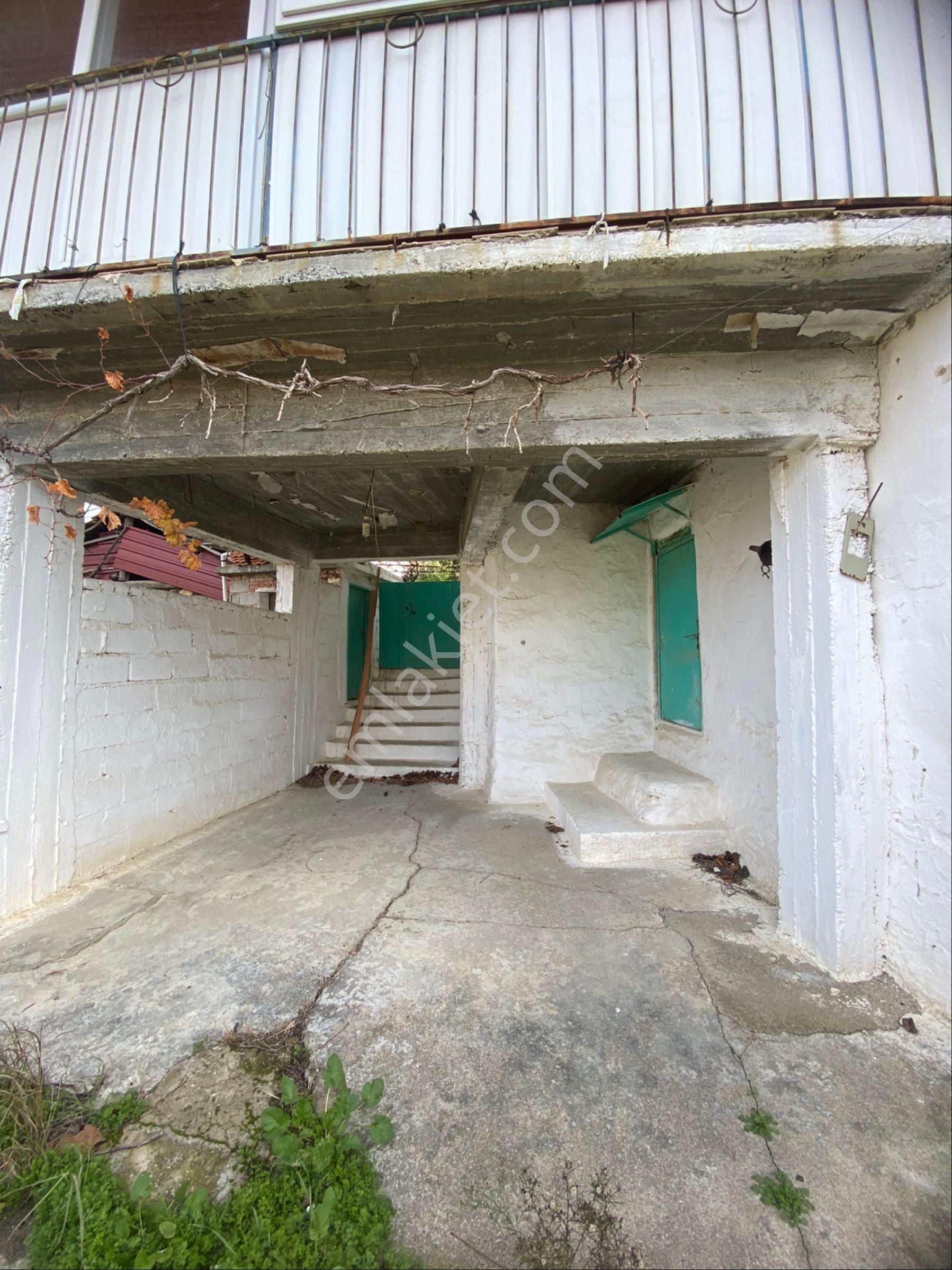 Avlulu Kargır Ev Ve Samanlık - Görsel 8