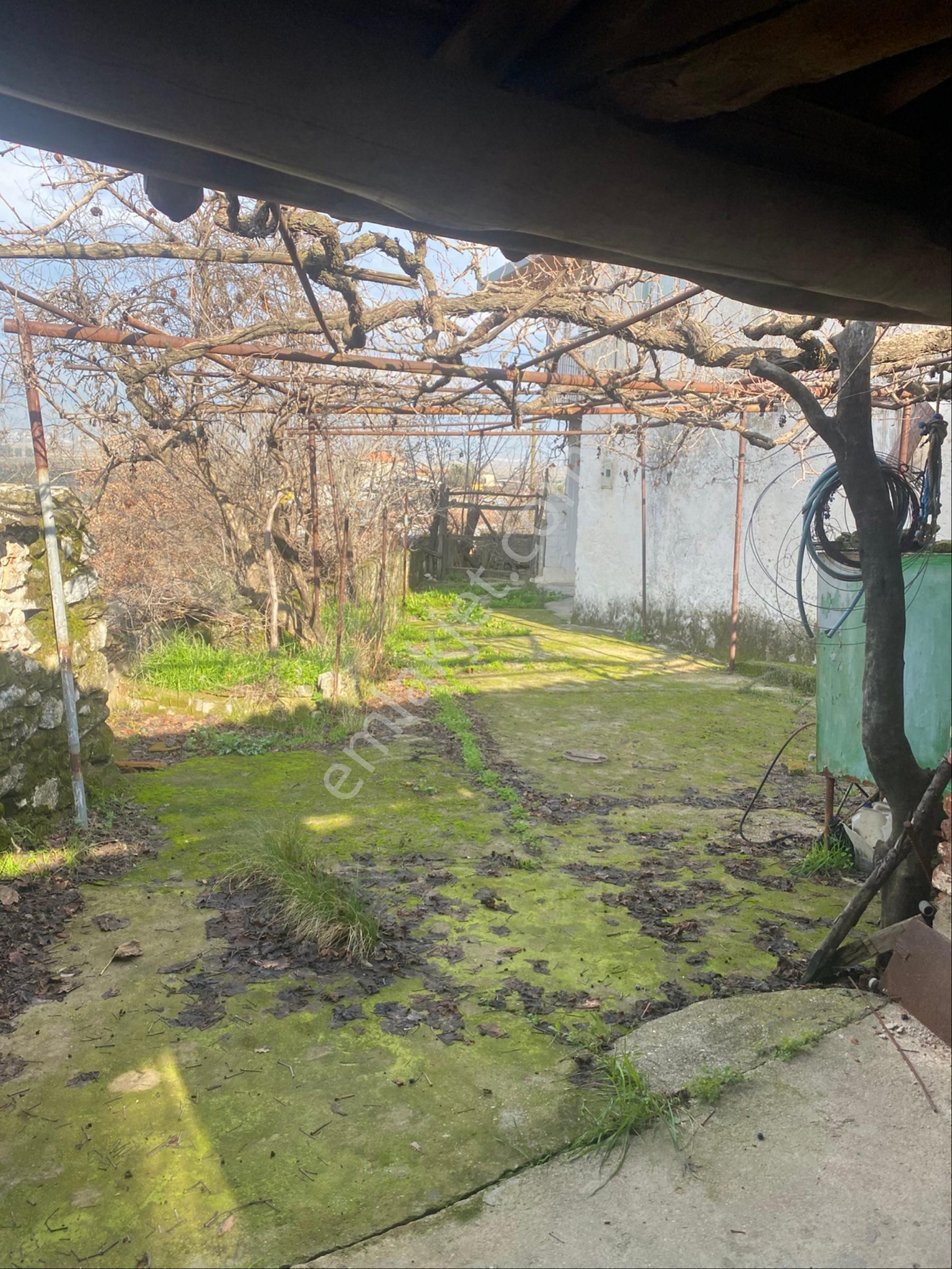 Avlulu Kargır Ev Ve Samanlık - Görsel 4