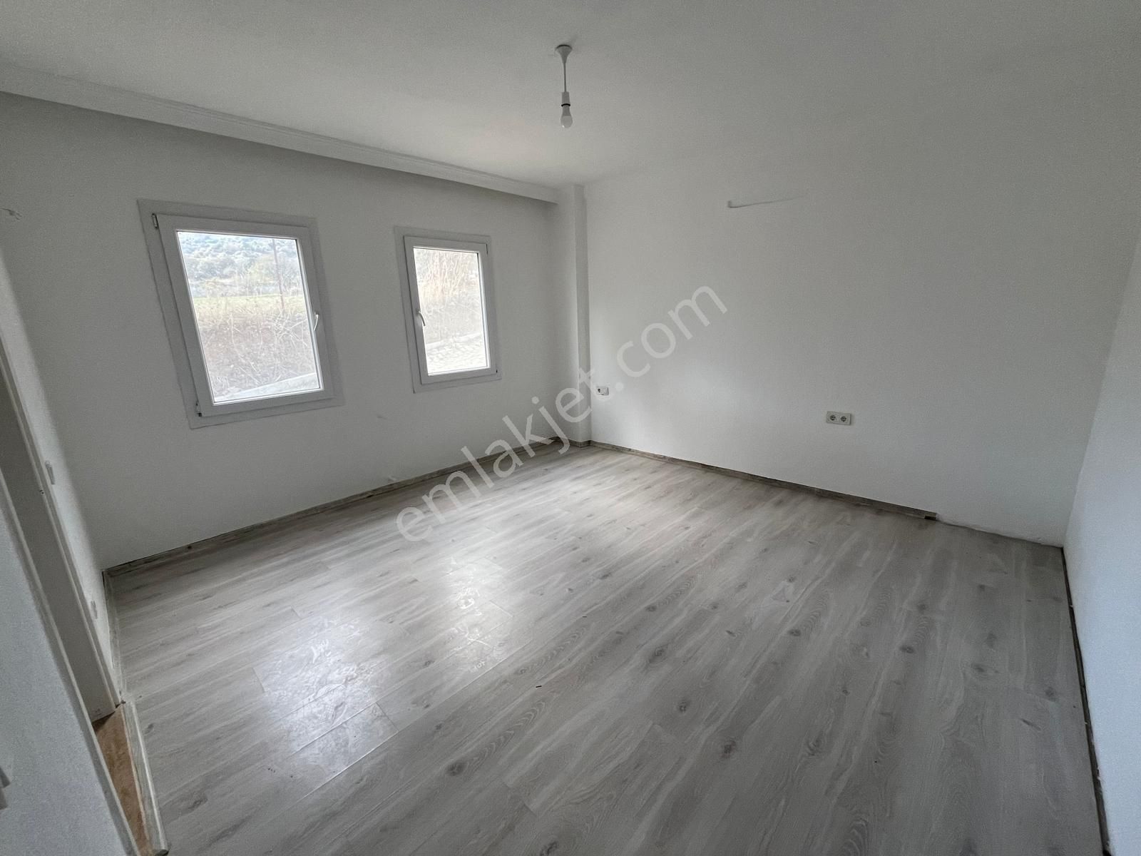 Yakaköyde 3+1 Bahçe Katı Eşyasız Kiralık Daire - Görsel 13