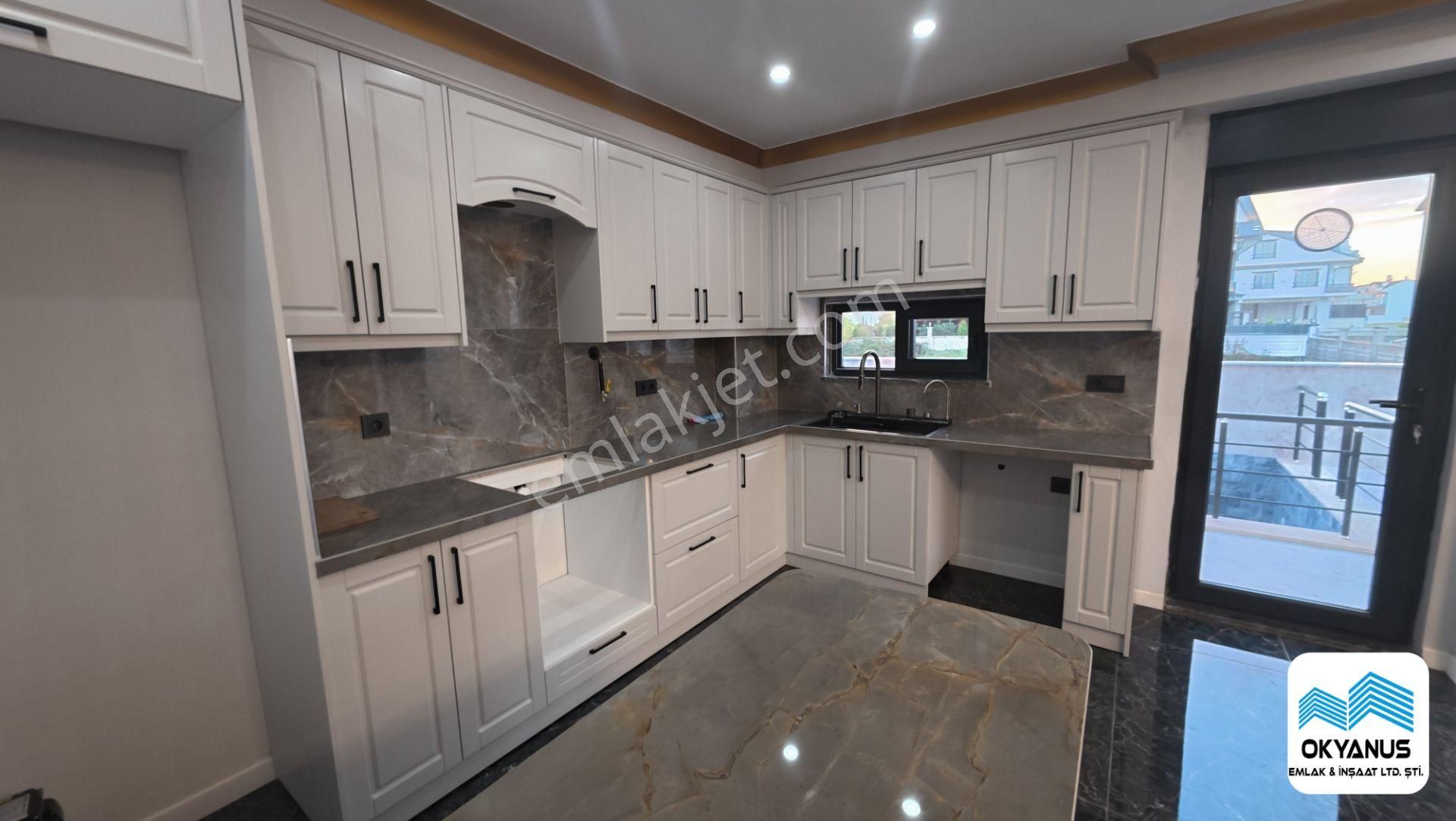 Sakarya Kocaali De Havuzlu Zarif Ve Şık 4+1 Villa - Görsel 10