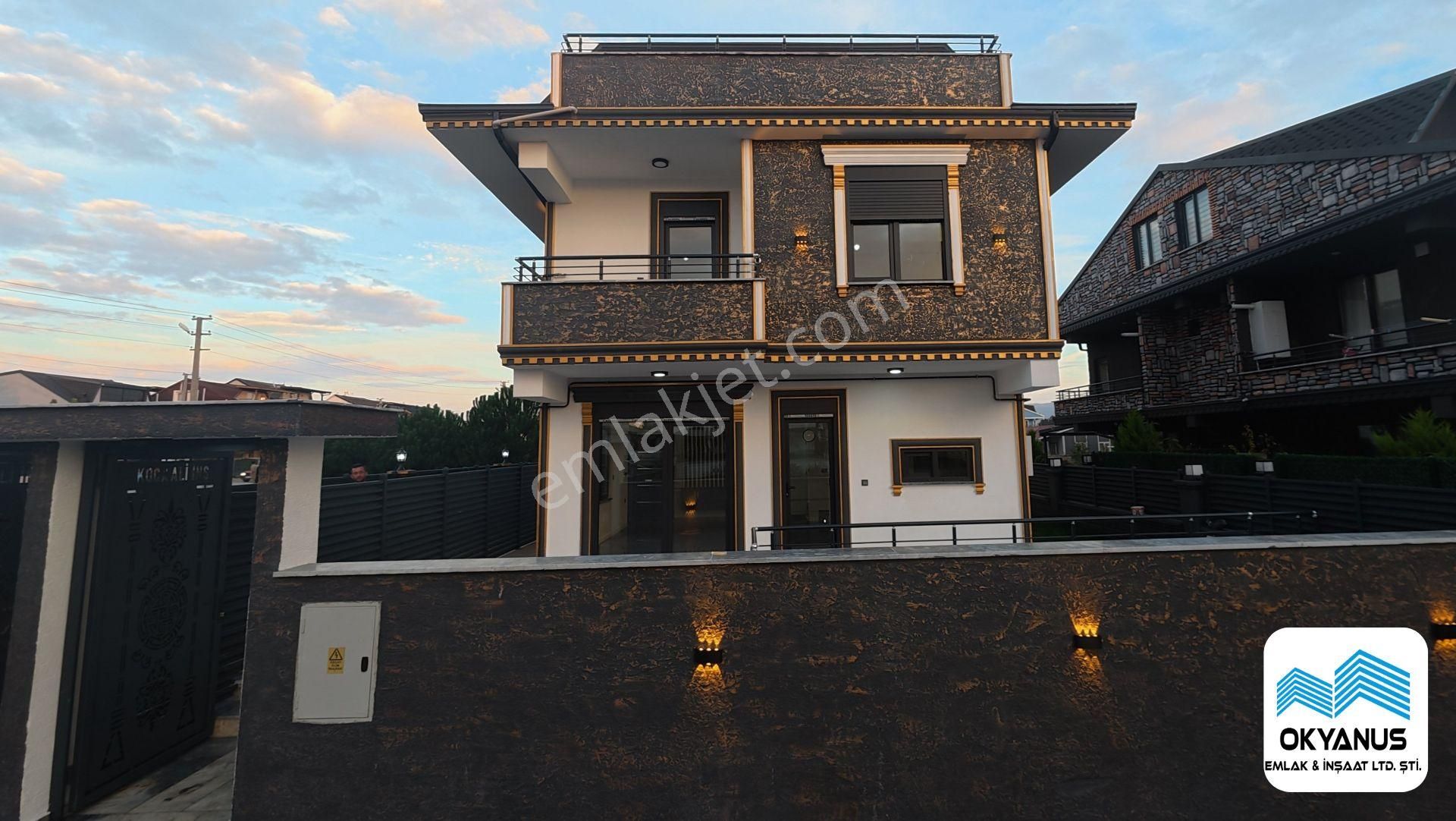 Sakarya Kocaali De Havuzlu Zarif Ve Şık 4+1 Villa