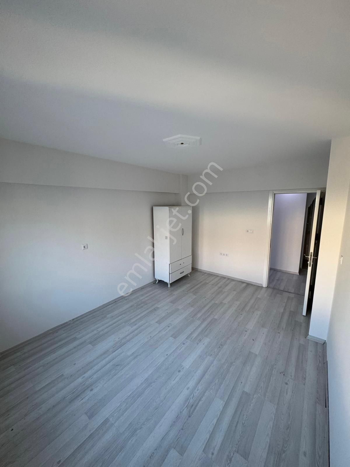 Mehmetçik'de 2+1 130m2 İçi Yenilenmiş Full Kredi İmkanlı Daire - Görsel 4