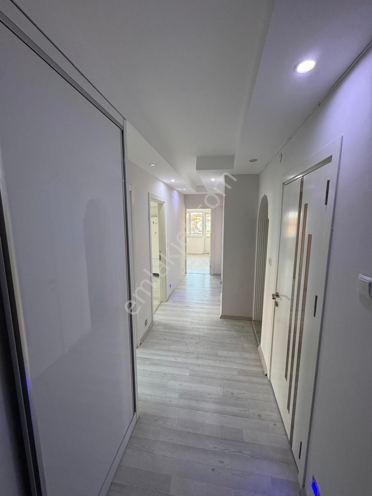 Mehmetçik'de 2+1 130m2 İçi Yenilenmiş Full Kredi İmkanlı Daire - Görsel 11