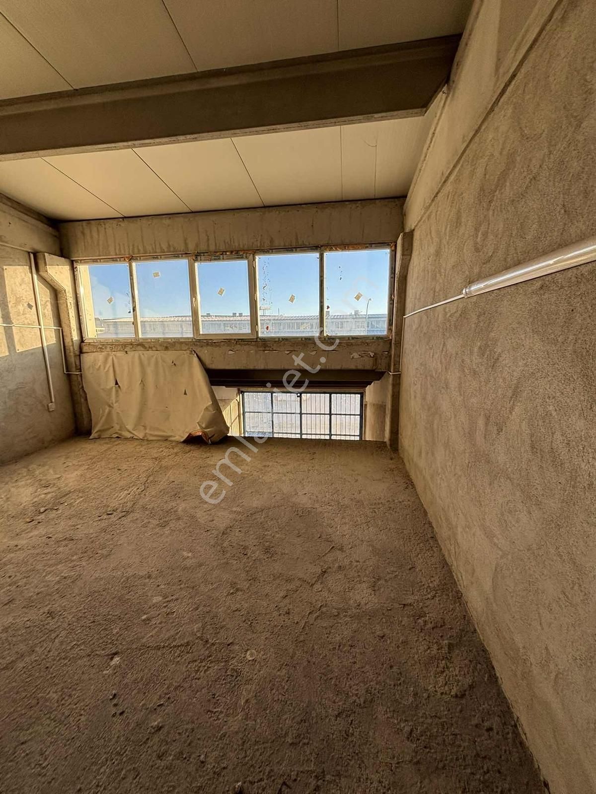 Krc İnşaattan Yunusemre Kobide Satılık Dükkan - Görsel 14