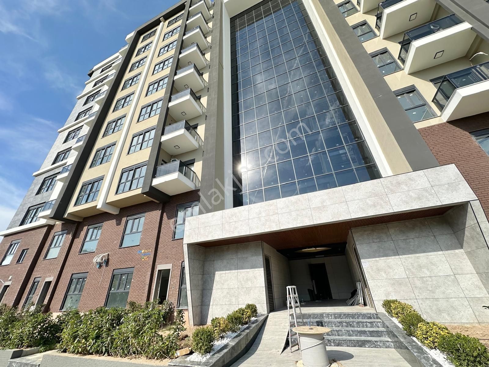 Altınova Agora Karşısı Lüx Rezidansda Satılık 1+1 B.dublex Daire - Görsel 16