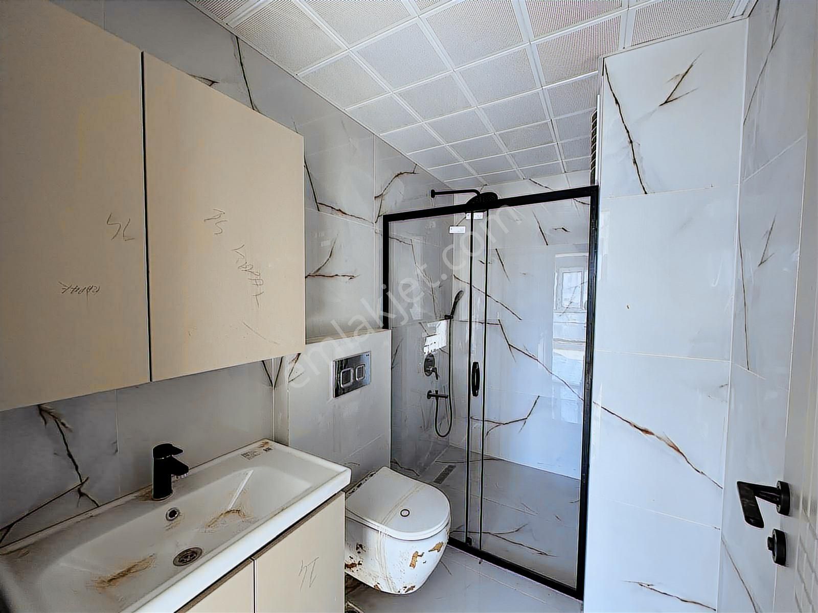 Altınova Agora Karşısı Lüx Rezidansda Satılık 1+1 B.dublex Daire - Görsel 13