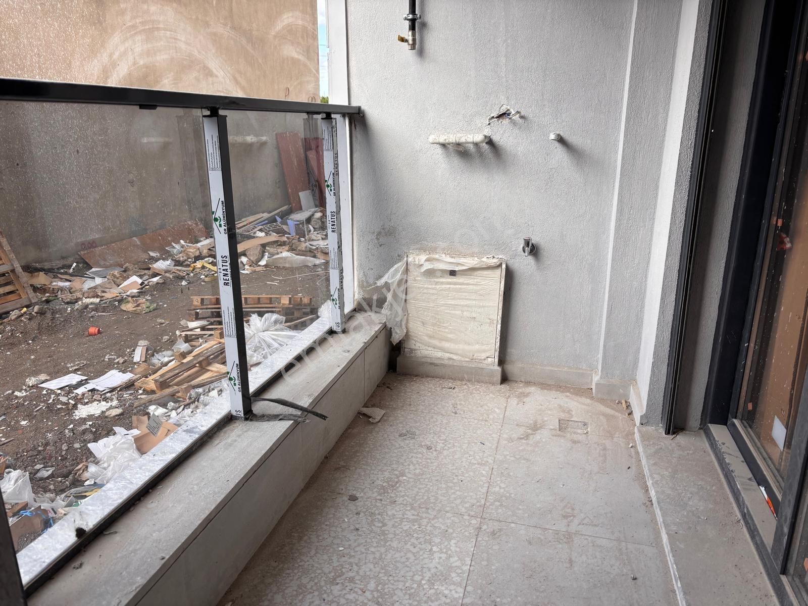 İzmir Menemen Seyrek Havuzlu Güvenlikli 1+1 Satılık Daire Cb Ph - Görsel 12