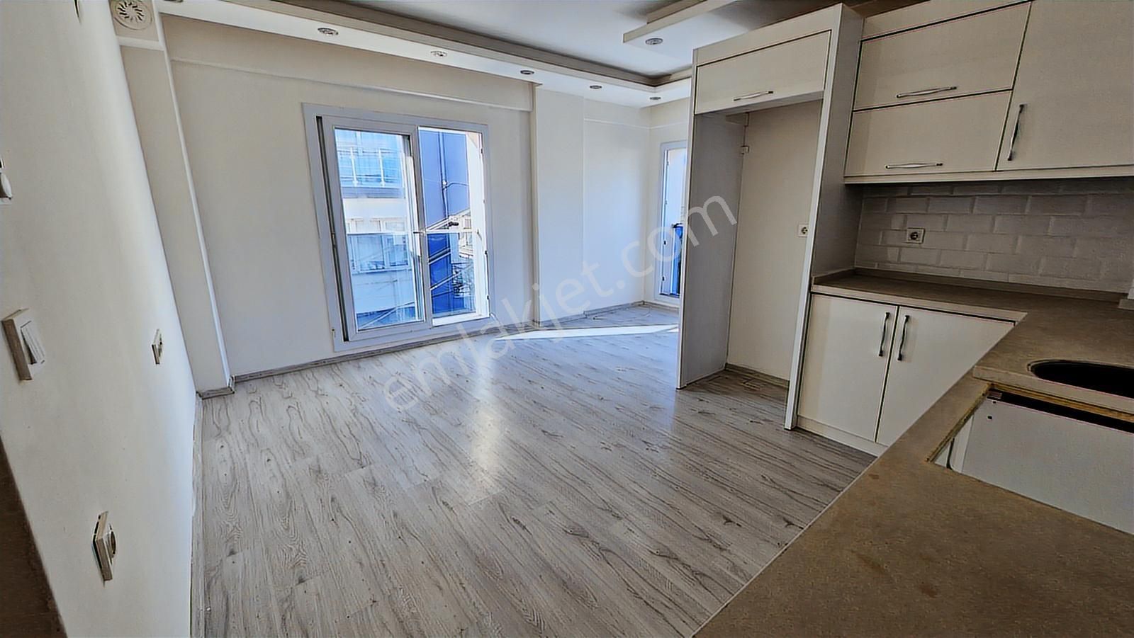 İzmir Buca Dumlupınar İnönü Mh. Satılık 2+1 84m² Daire Cb Ph - Görsel 2