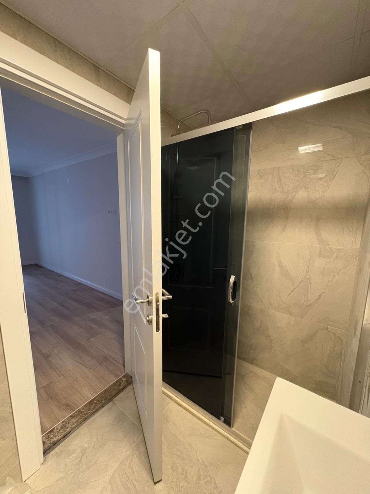 Kartal Uğurmumcu'da Emsalsiz Genişlik'de Satılık 3+1 Daire - Görsel 22