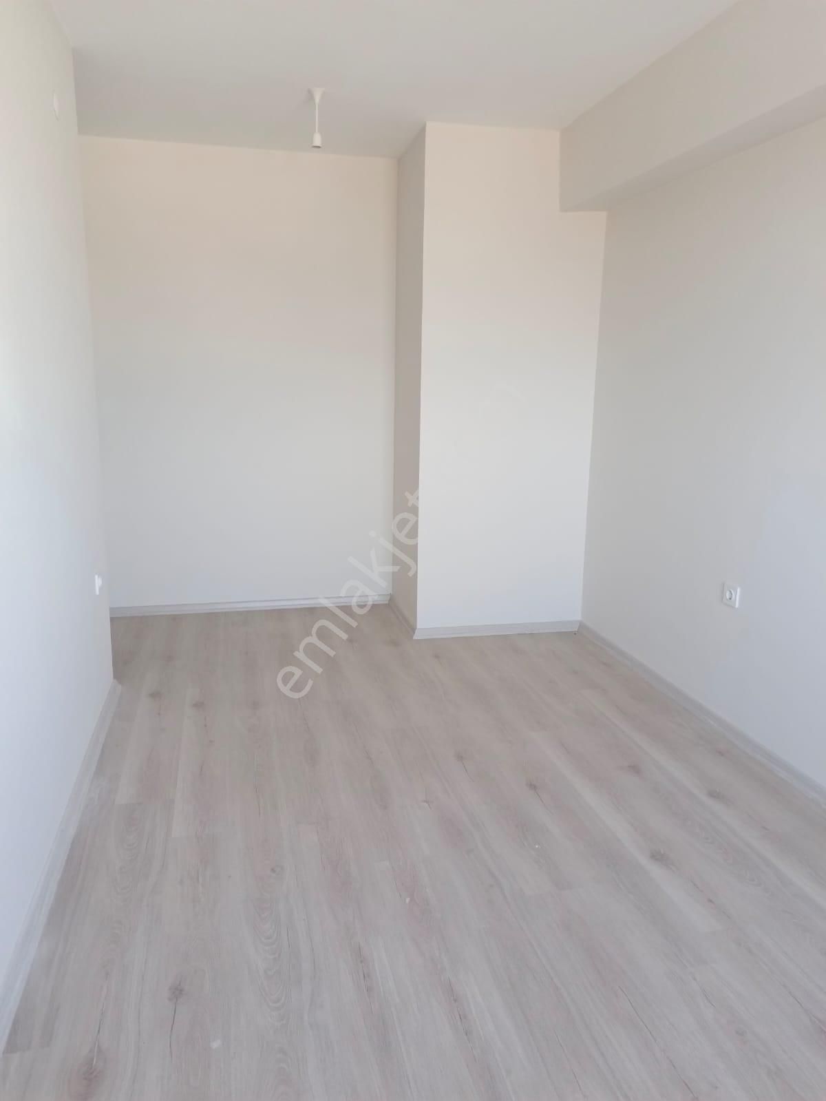 Biga Toplu Konutlarda Acil Satılık 2+1 Sıfır Daire - Görsel 15