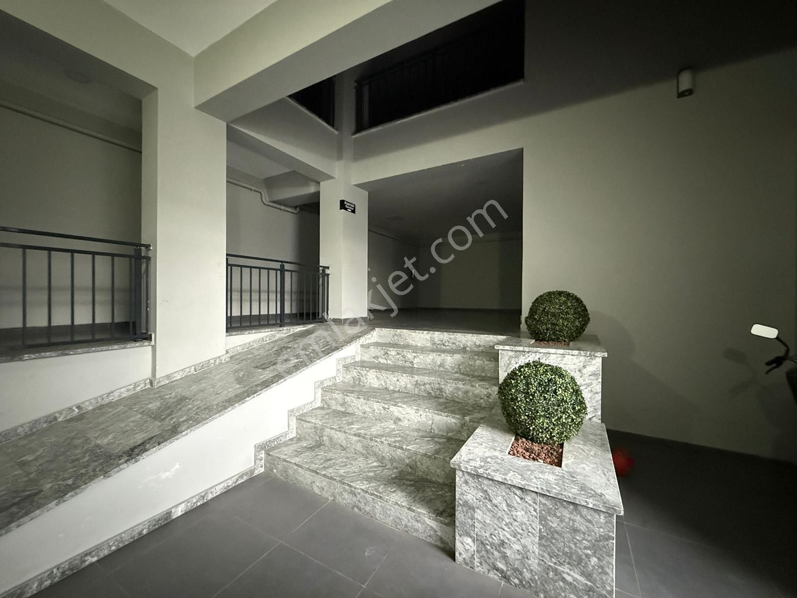 Site İçerisinde Tam Köşe Konumda 3+1 Satılık Lüks Daire Fırsatı - Görsel 20