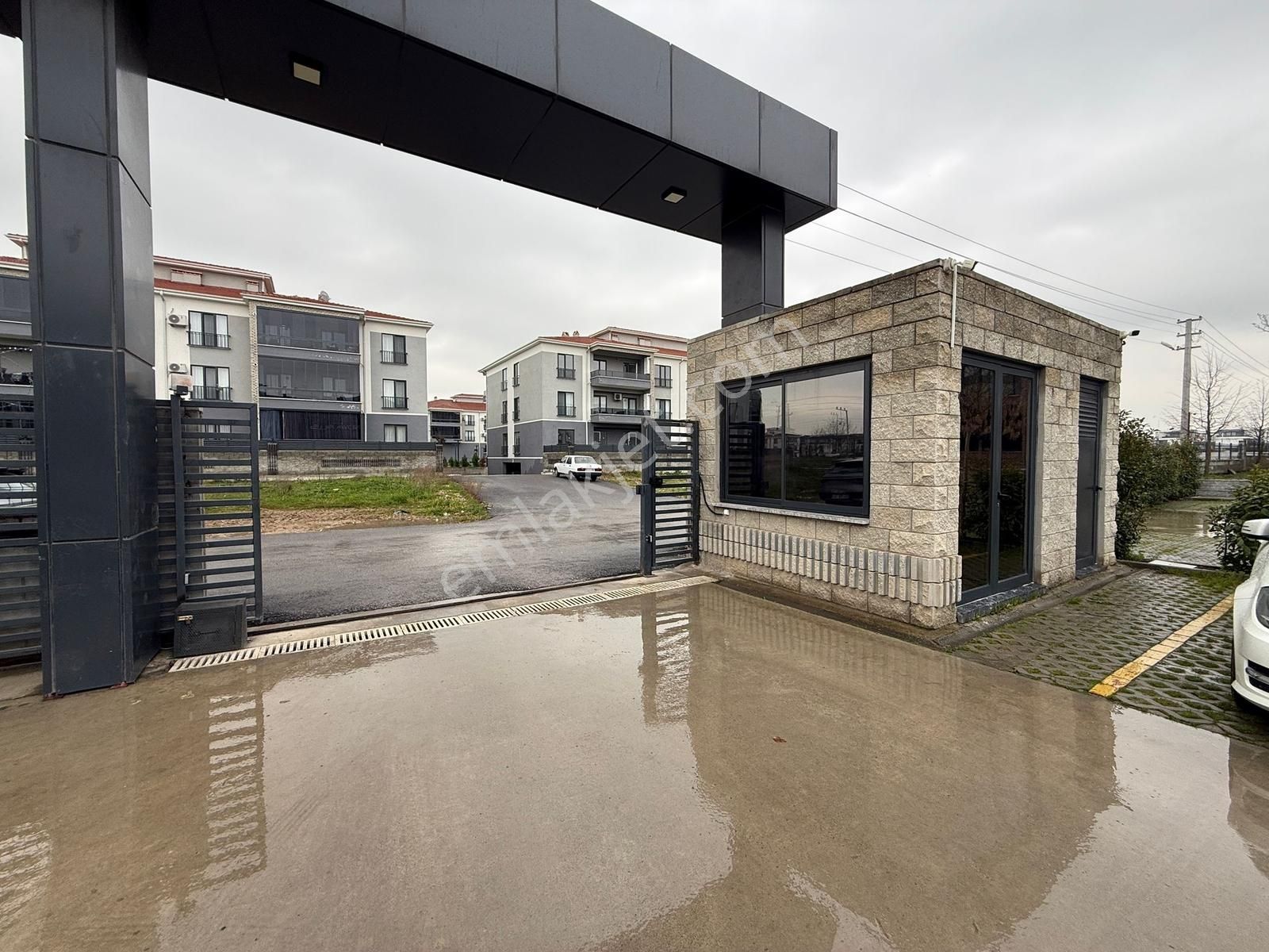 Site İçerisinde Tam Köşe Konumda 3+1 Satılık Lüks Daire Fırsatı - Görsel 17