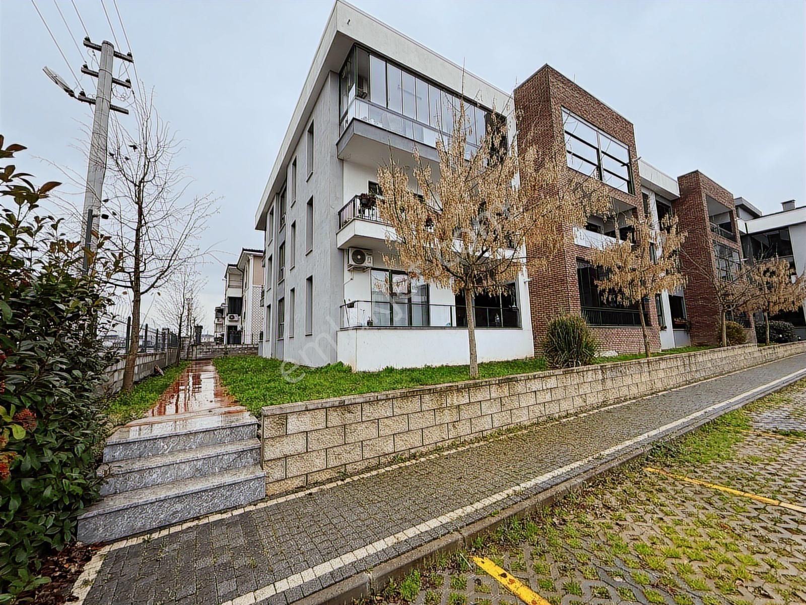 Site İçerisinde Tam Köşe Konumda 3+1 Satılık Lüks Daire Fırsatı