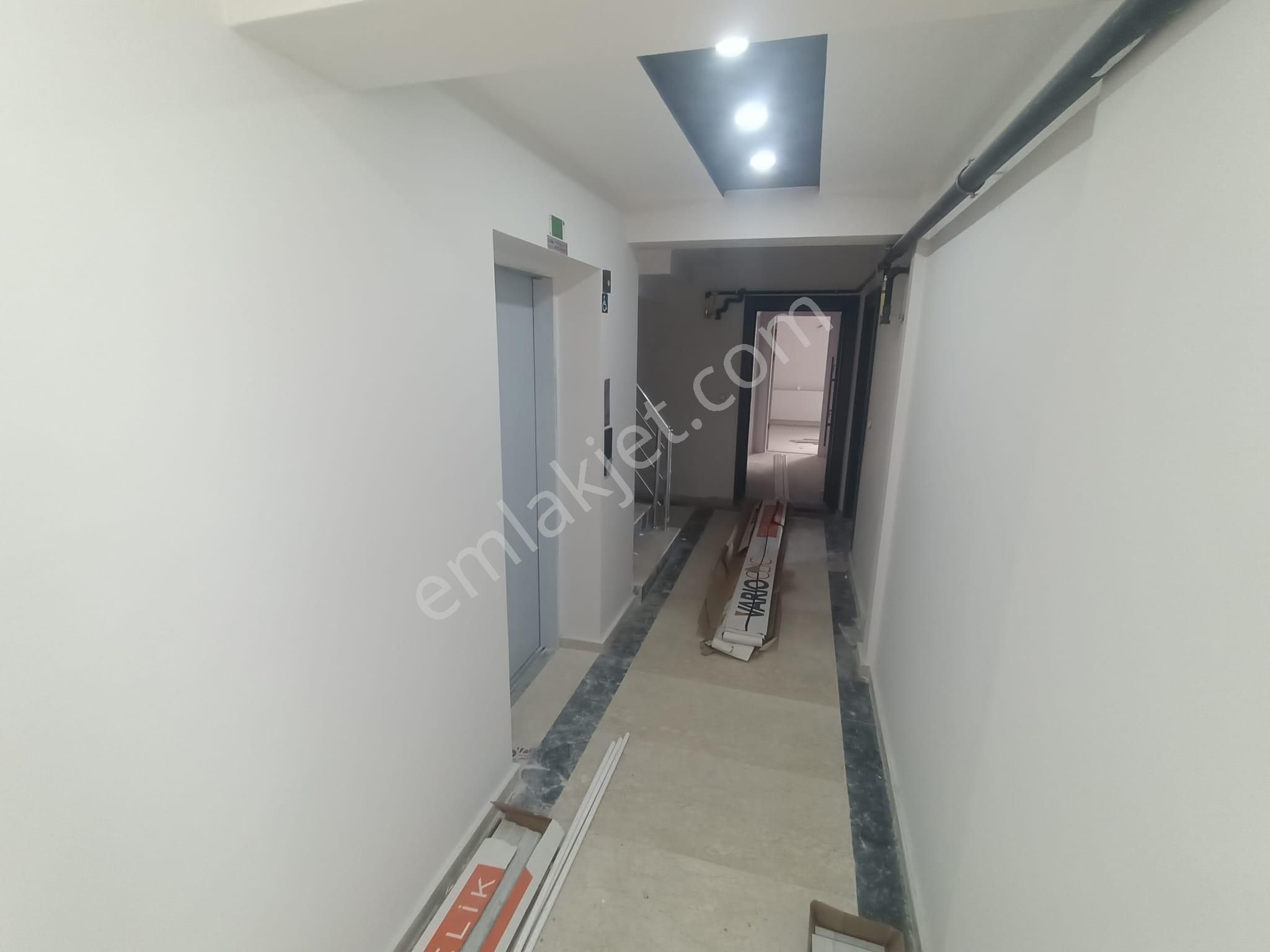 Üniversite Yakını Köşe 2+1 Lüks Sıfır Daire - Görsel 4