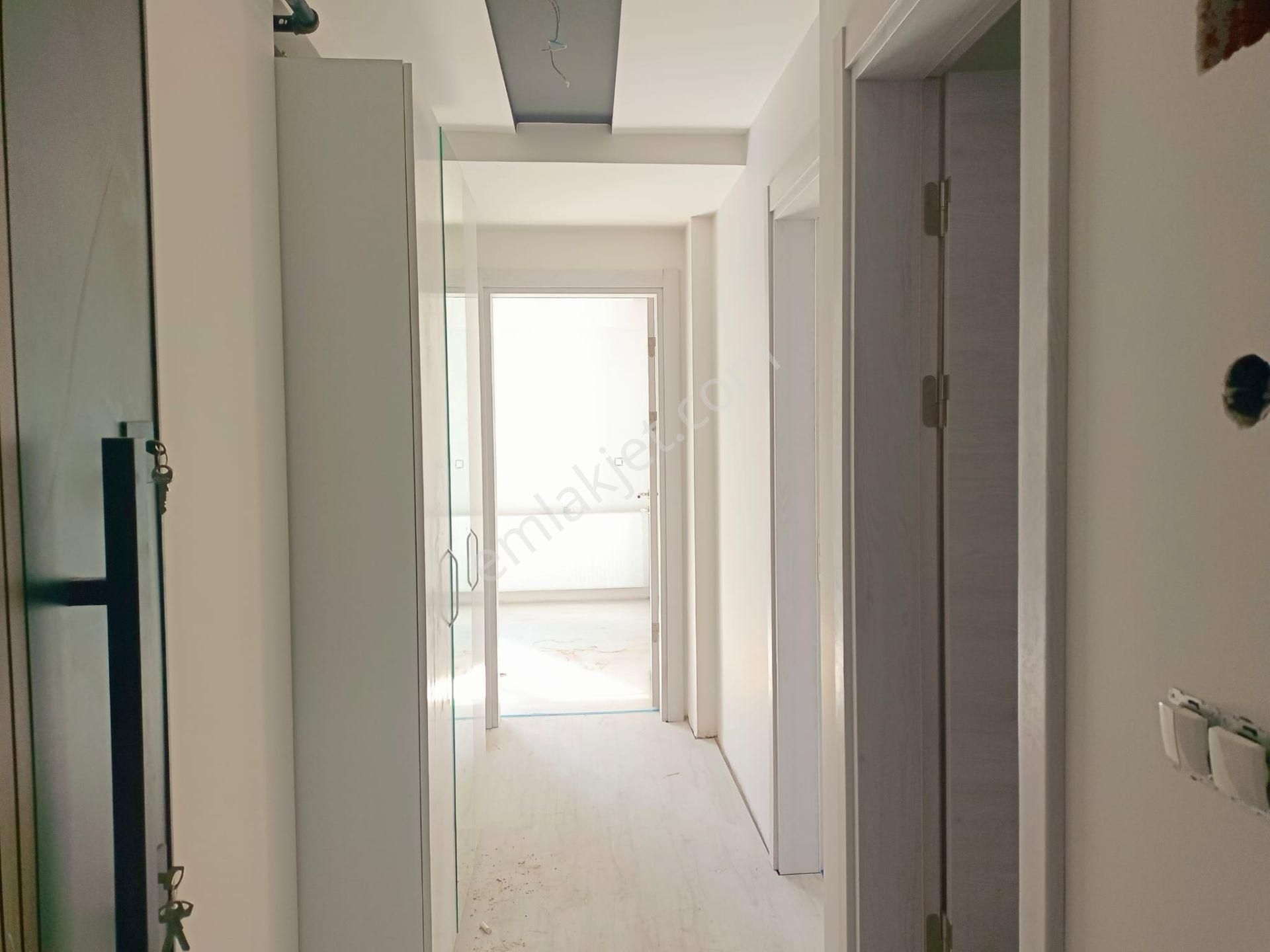 Üniversite Yakını Köşe 2+1 Lüks Sıfır Daire - Görsel 2