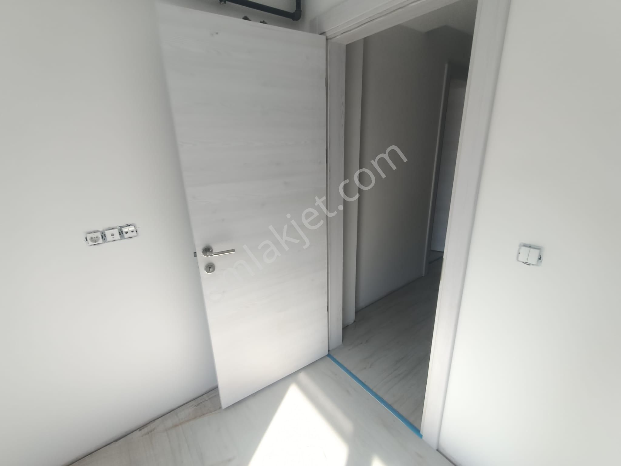 Üniversite Yakını Köşe 2+1 Lüks Sıfır Daire - Görsel 14