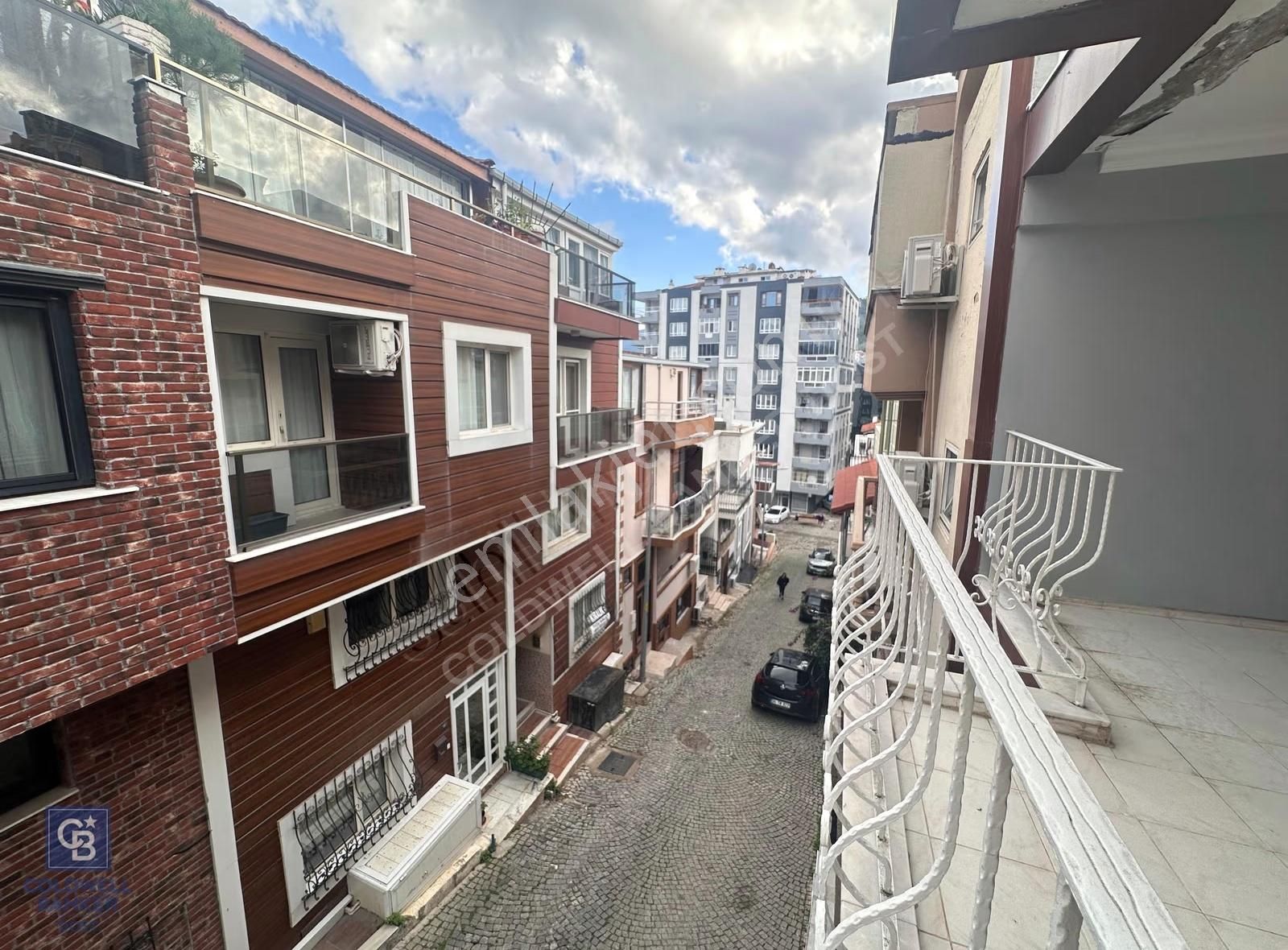 Korutürk Mahallesinde Teraslı Garajlı Bahçeli 6+1 Villa - Görsel 31