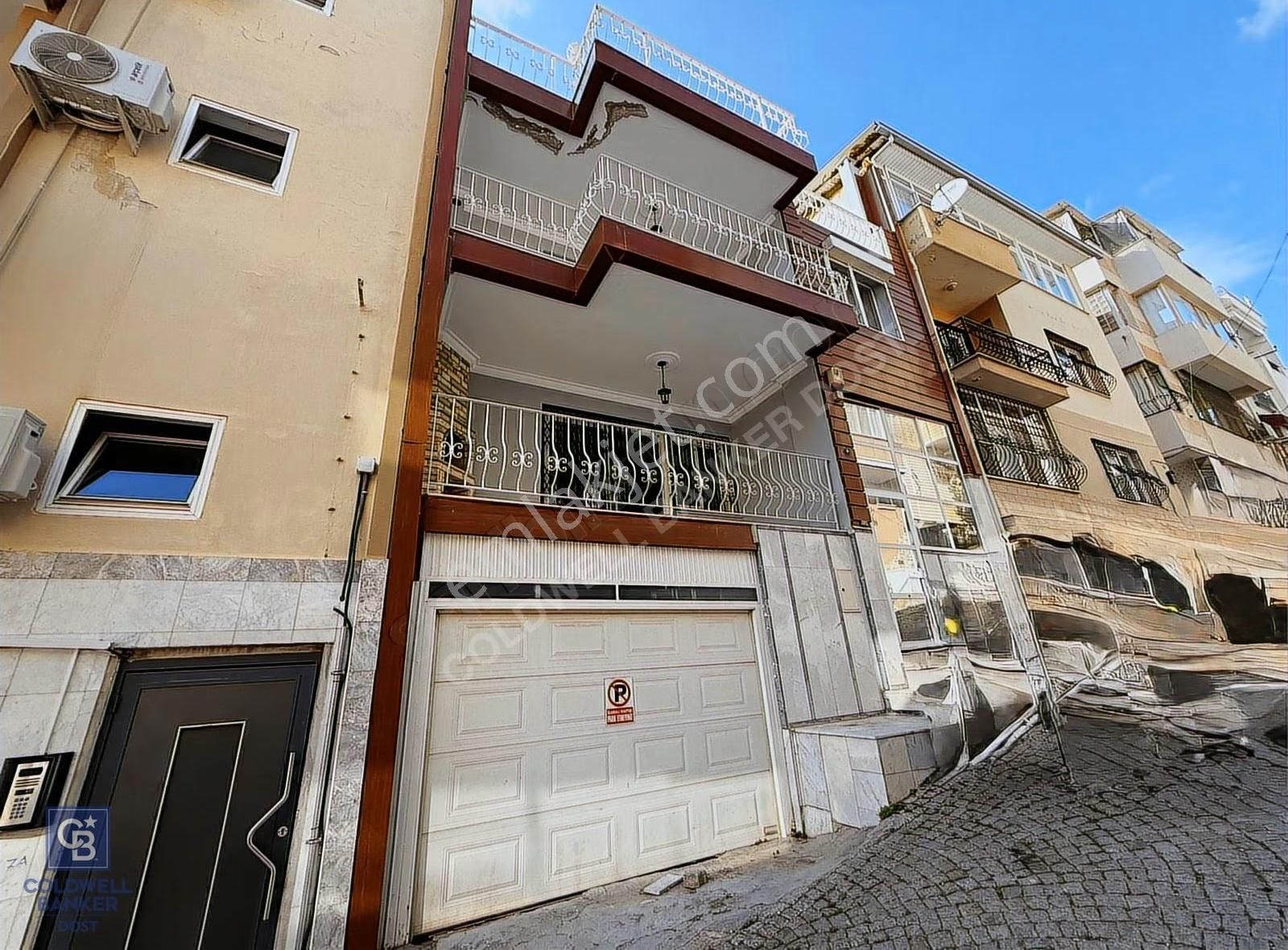 Korutürk Mahallesinde Teraslı Garajlı Bahçeli 6+1 Villa - Görsel 9