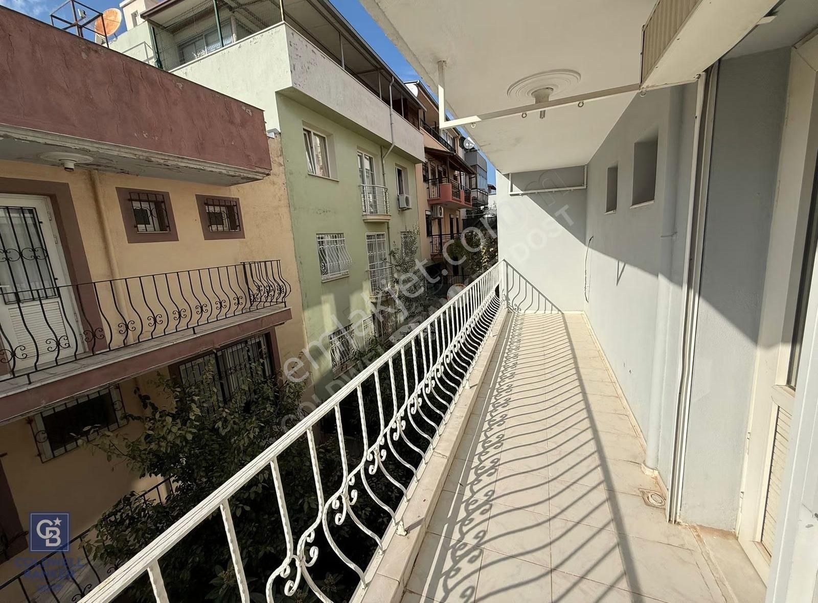 Korutürk Mahallesinde Teraslı Garajlı Bahçeli 6+1 Villa - Görsel 5
