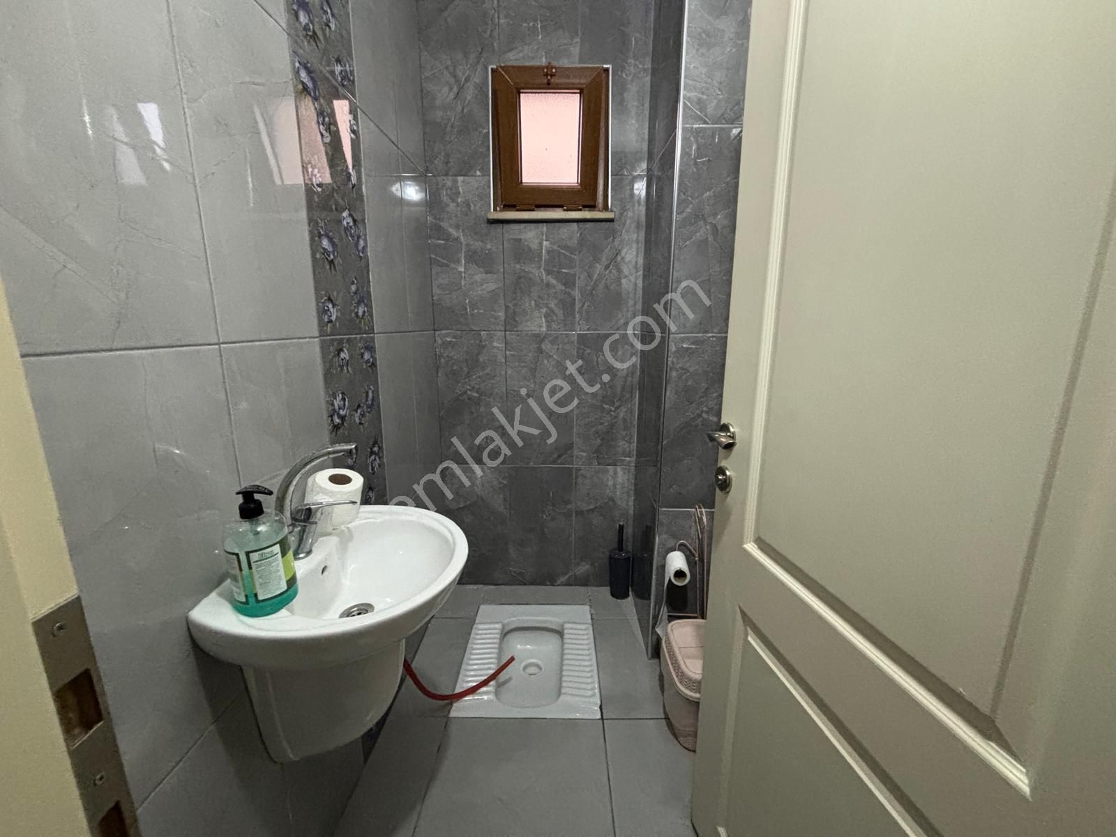 Deha Emlak'tan Eşyalı Kiralık 3+1 Deniz Kenarında Mersinde - Görsel 15