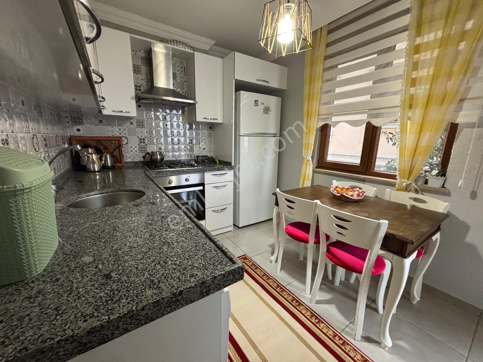 Deha Emlak'tan Eşyalı Kiralık 3+1 Deniz Kenarında Mersinde - Görsel 3