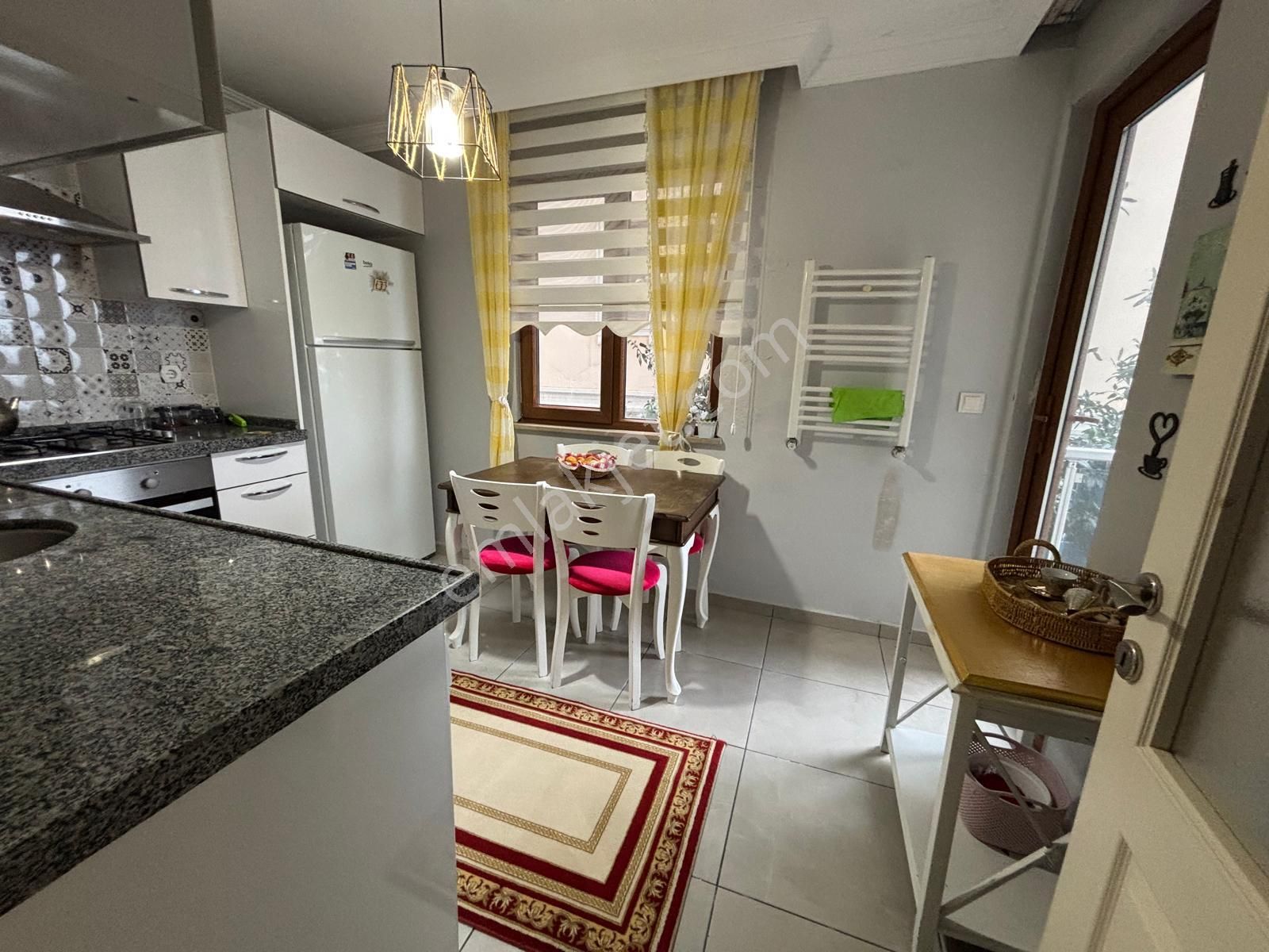 Deha Emlak'tan Eşyalı Kiralık 3+1 Deniz Kenarında Mersinde - Görsel 4