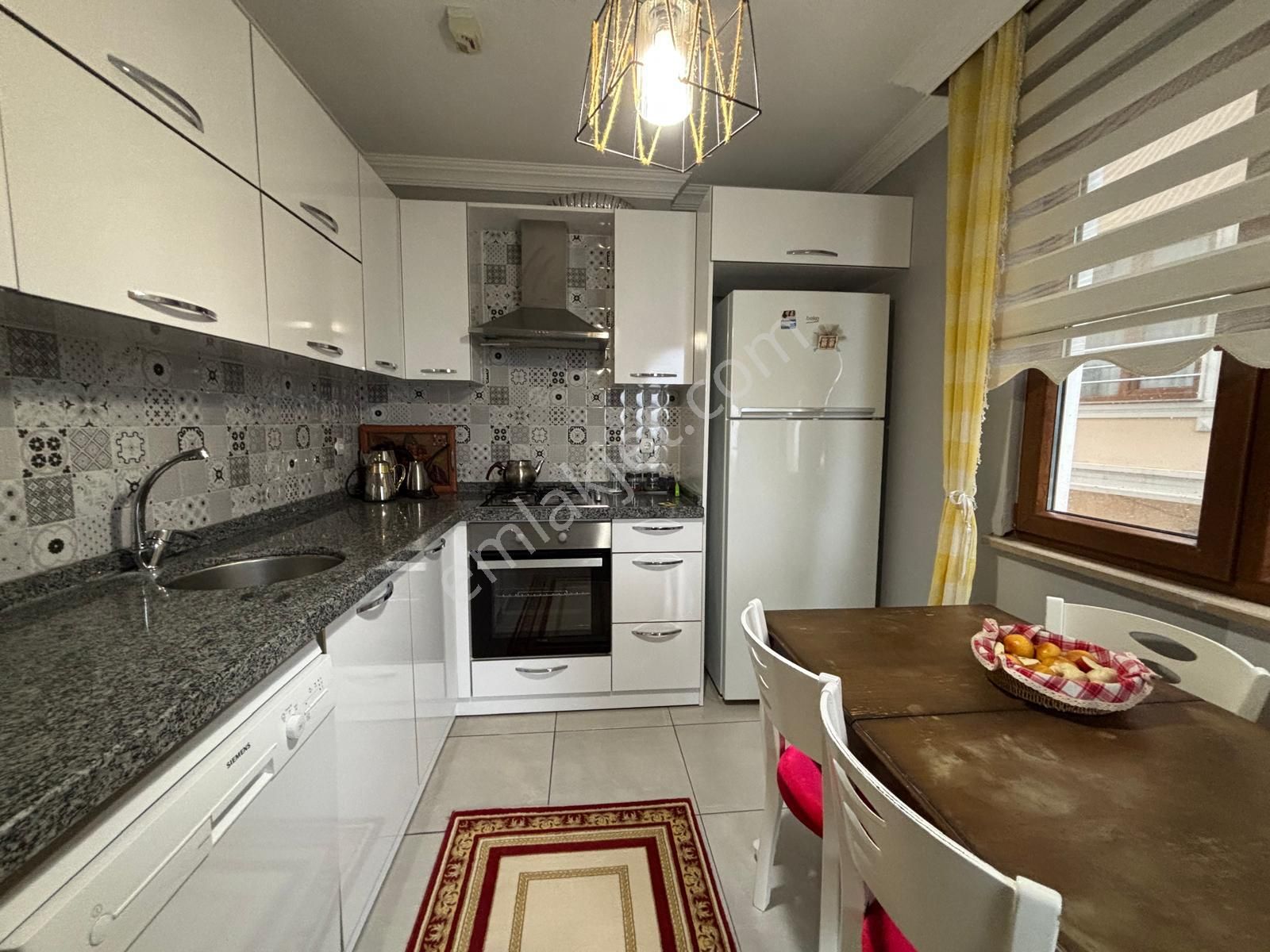 Deha Emlak'tan Eşyalı Kiralık 3+1 Deniz Kenarında Mersinde