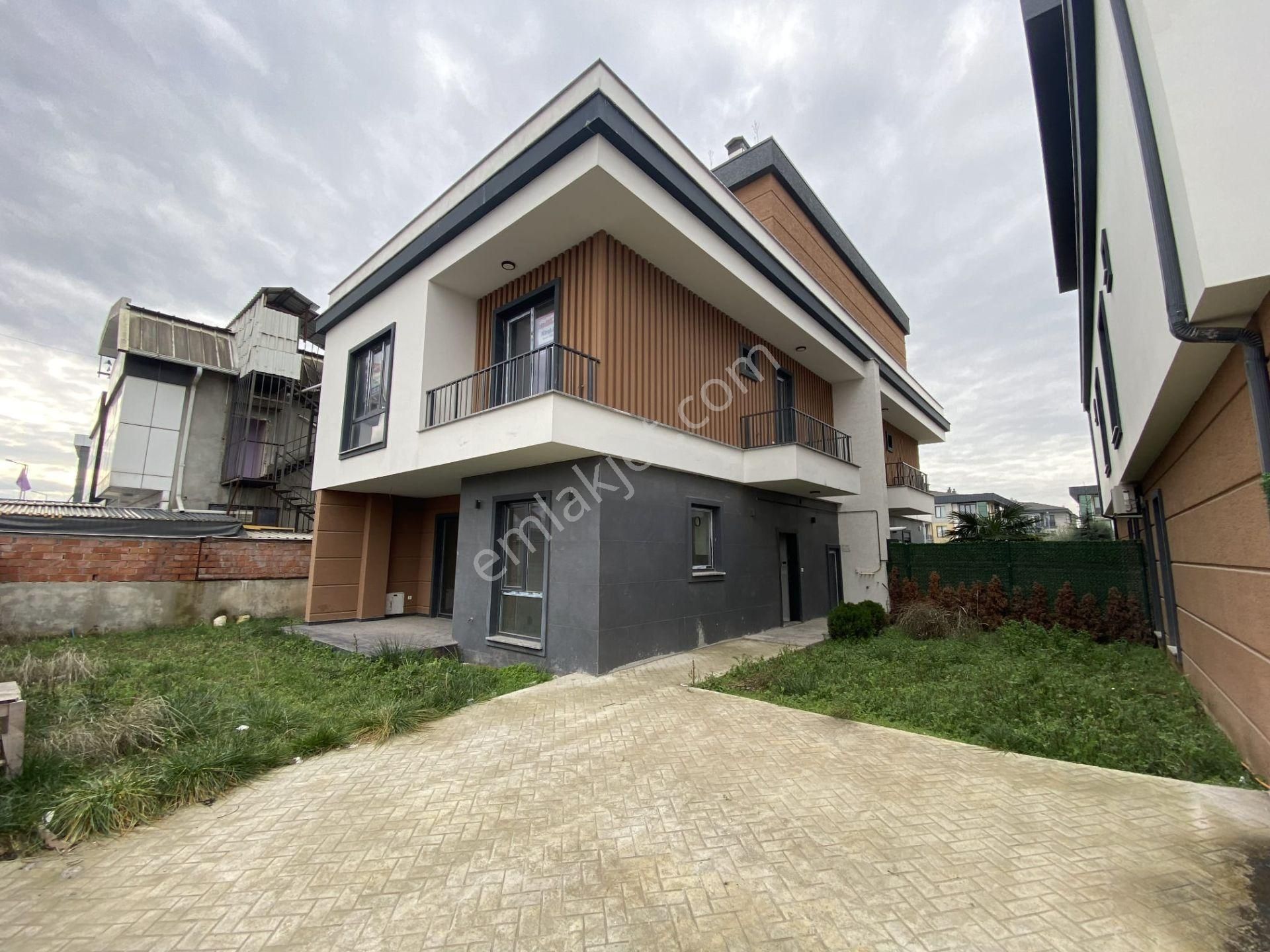 Serdivan Köprübaşı Mahde 4+1 Kiralık Tripleks Villa