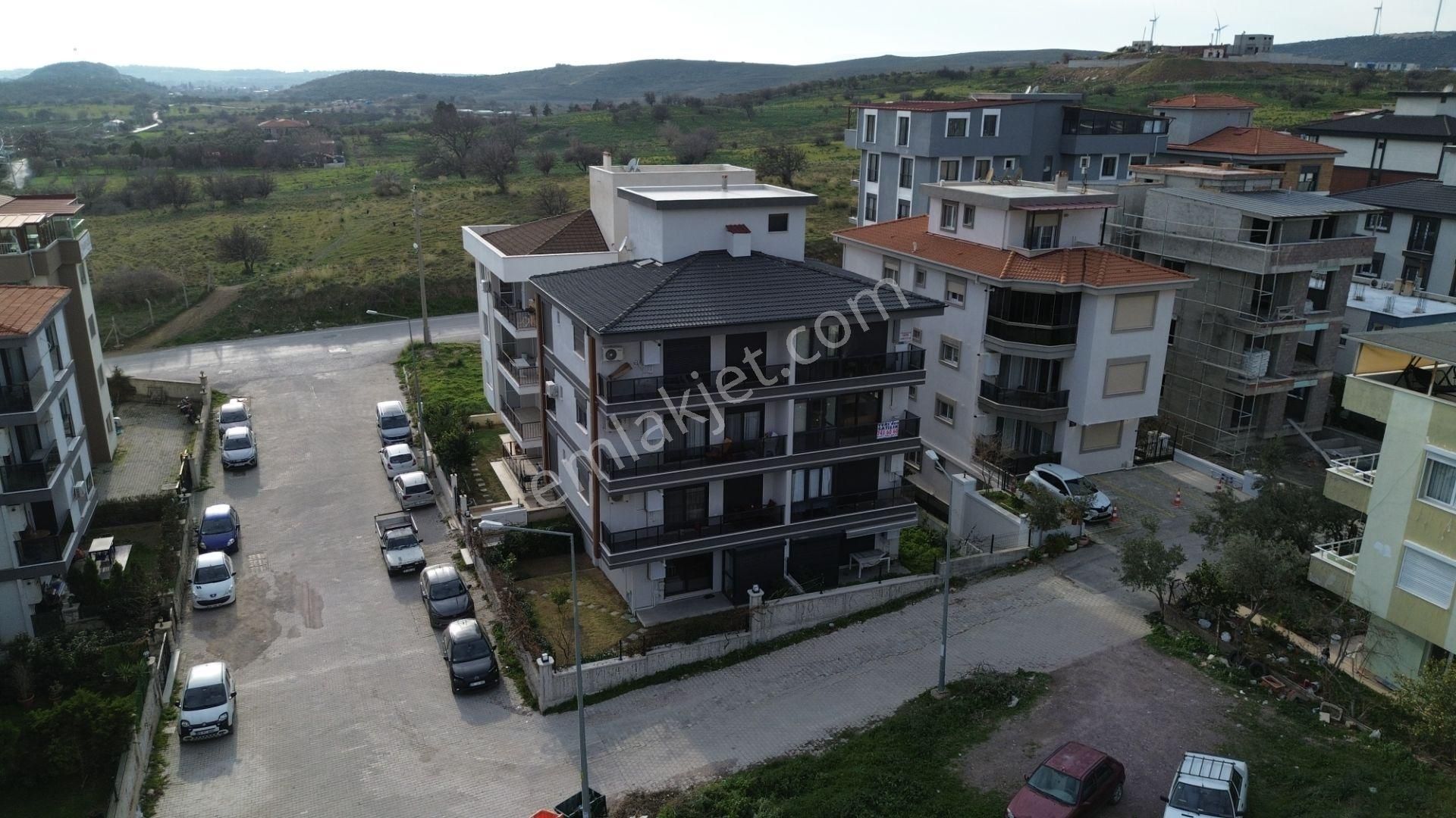 Seferihisar Camikebir’de Önü Açık, Geniş Balkonlu, Vestiyerli Sıfır 1+1 Satılık Daire