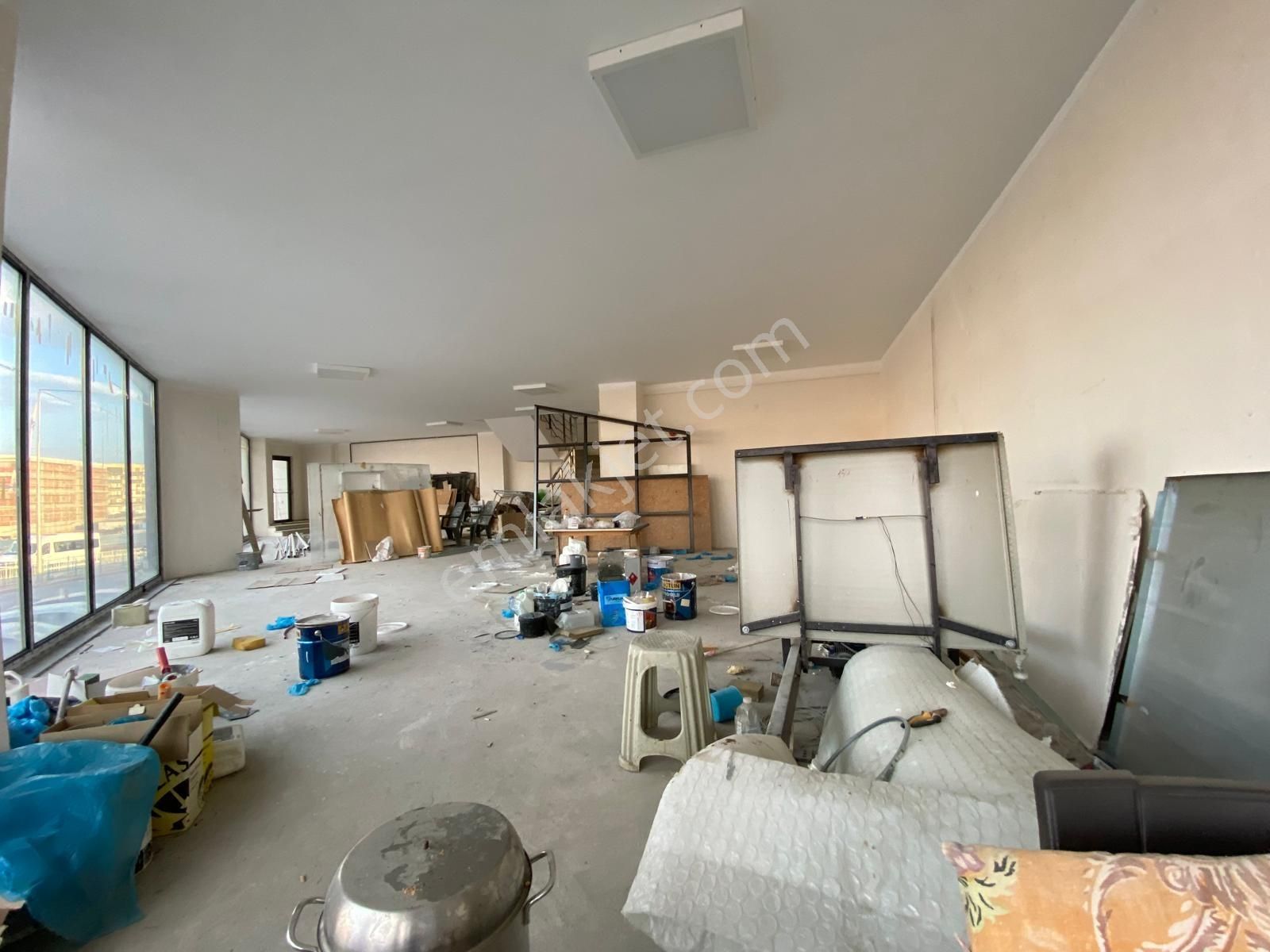 Tüvtürk'e Yürüme Mesafesi Beosis Plaza'da 400 M2 Kiralık Dükkan - Görsel 3
