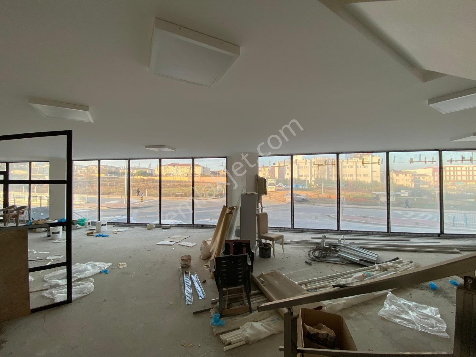 Tüvtürk'e Yürüme Mesafesi Beosis Plaza'da 400 M2 Kiralık Dükkan - Görsel 5