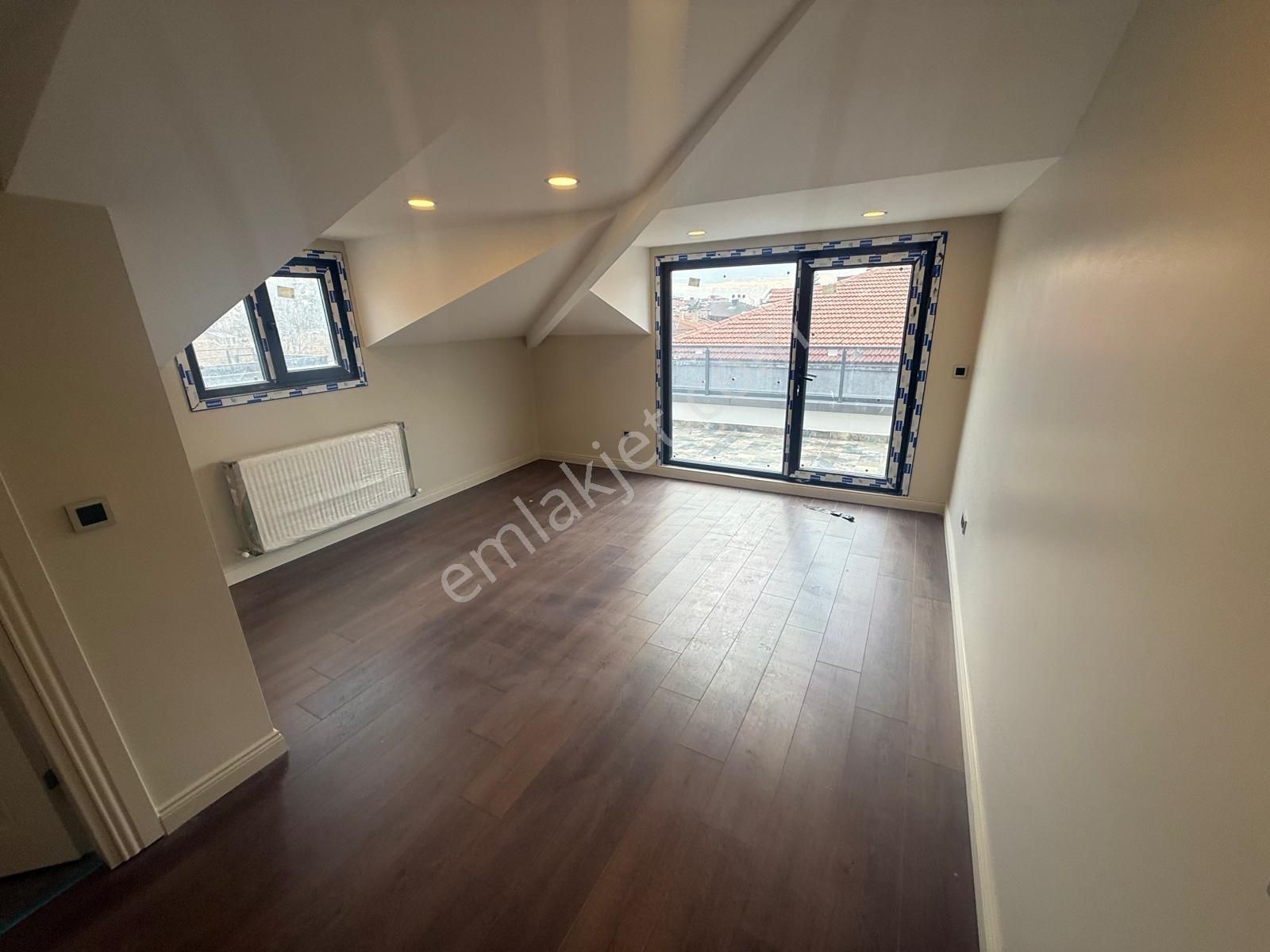 Barış'tan Kapalı Otoparklı Çift Girişli 5+2 Lüks Dubleks Daire - Görsel 14