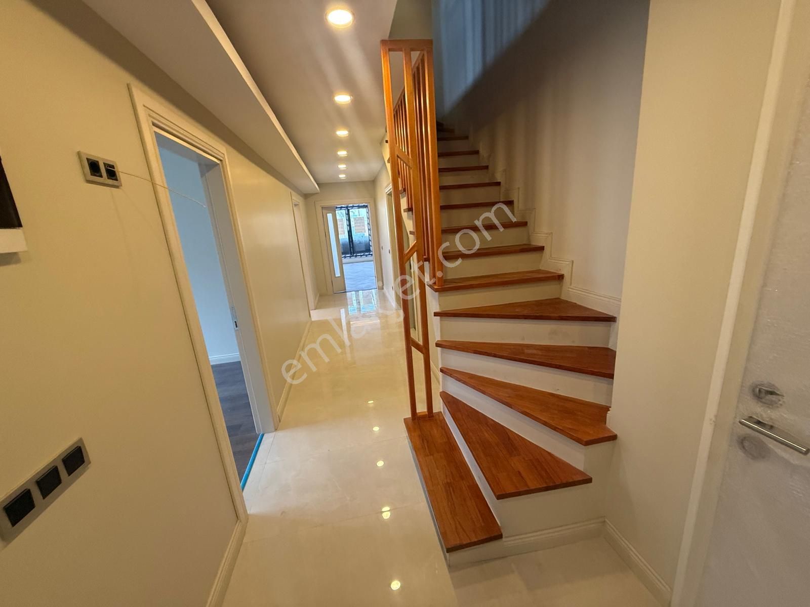 Barış'tan Kapalı Otoparklı Çift Girişli 5+2 Lüks Dubleks Daire - Görsel 8