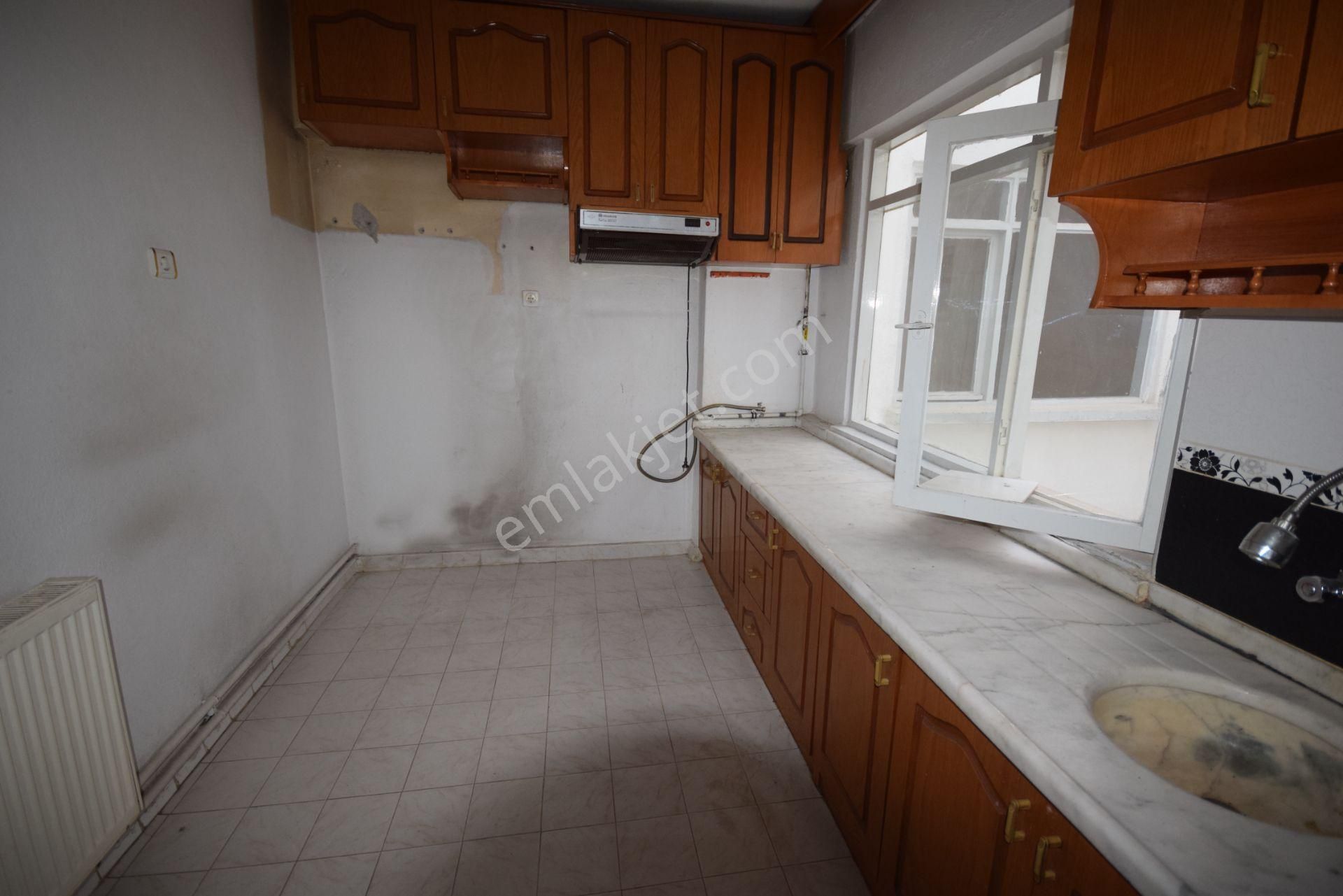 İlk-ev'den Dikmen Caddesine Çetin Emeç Bulvarına Yakın Arakatta 3+1 2 Odası Bağımlı Kombili - Görsel 3