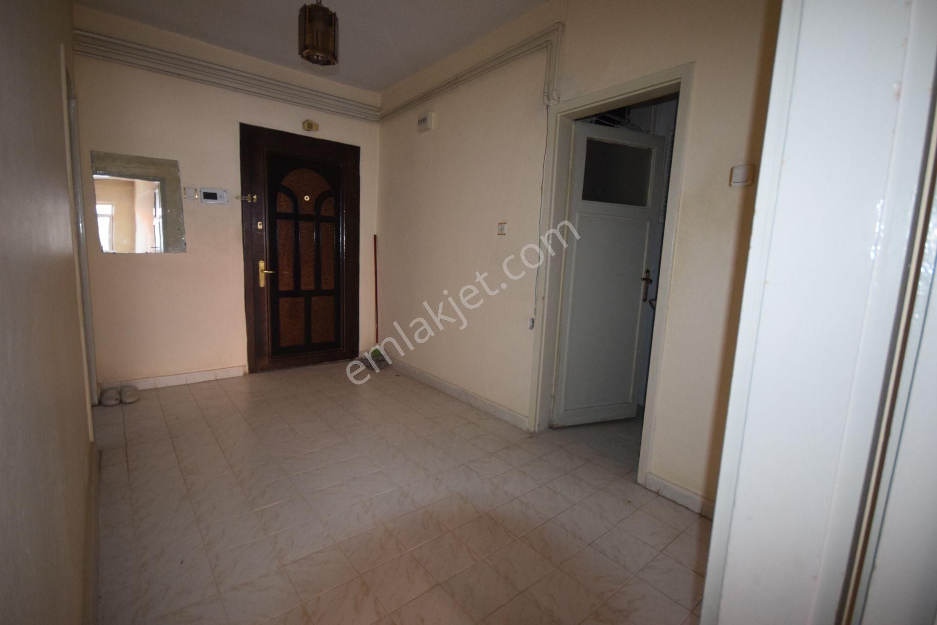 İlk-ev'den Dikmen Caddesine Çetin Emeç Bulvarına Yakın Arakatta 3+1 2 Odası Bağımlı Kombili - Görsel 4