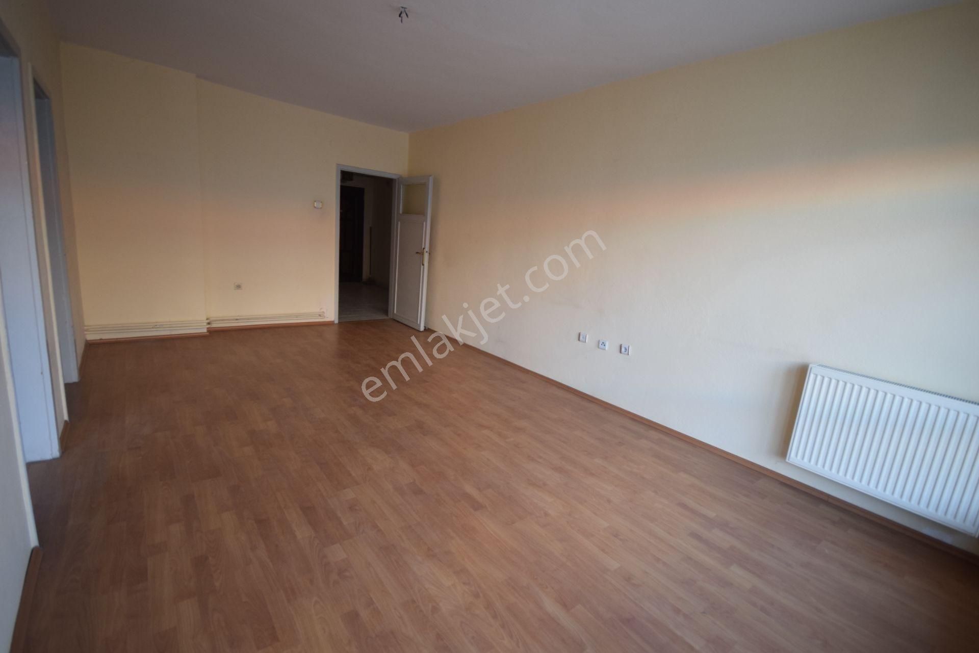 İlk-ev'den Dikmen Caddesine Çetin Emeç Bulvarına Yakın Arakatta 3+1 2 Odası Bağımlı Kombili - Görsel 7