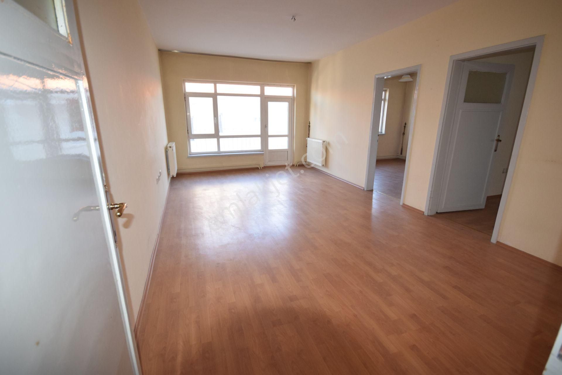 İlk-ev'den Dikmen Caddesine Çetin Emeç Bulvarına Yakın Arakatta 3+1 2 Odası Bağımlı Kombili - Görsel 5