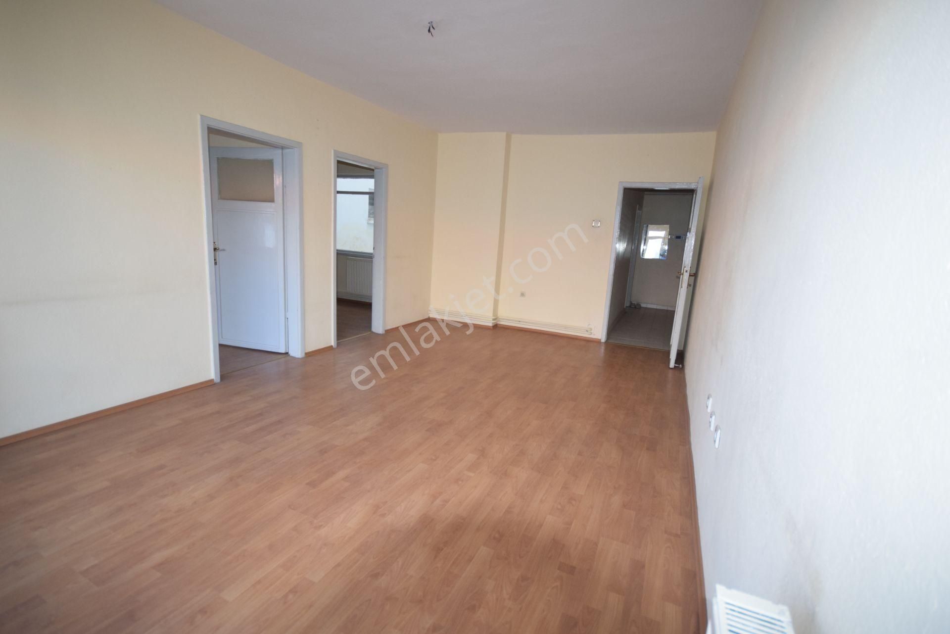 İlk-ev'den Dikmen Caddesine Çetin Emeç Bulvarına Yakın Arakatta 3+1 2 Odası Bağımlı Kombili - Görsel 8