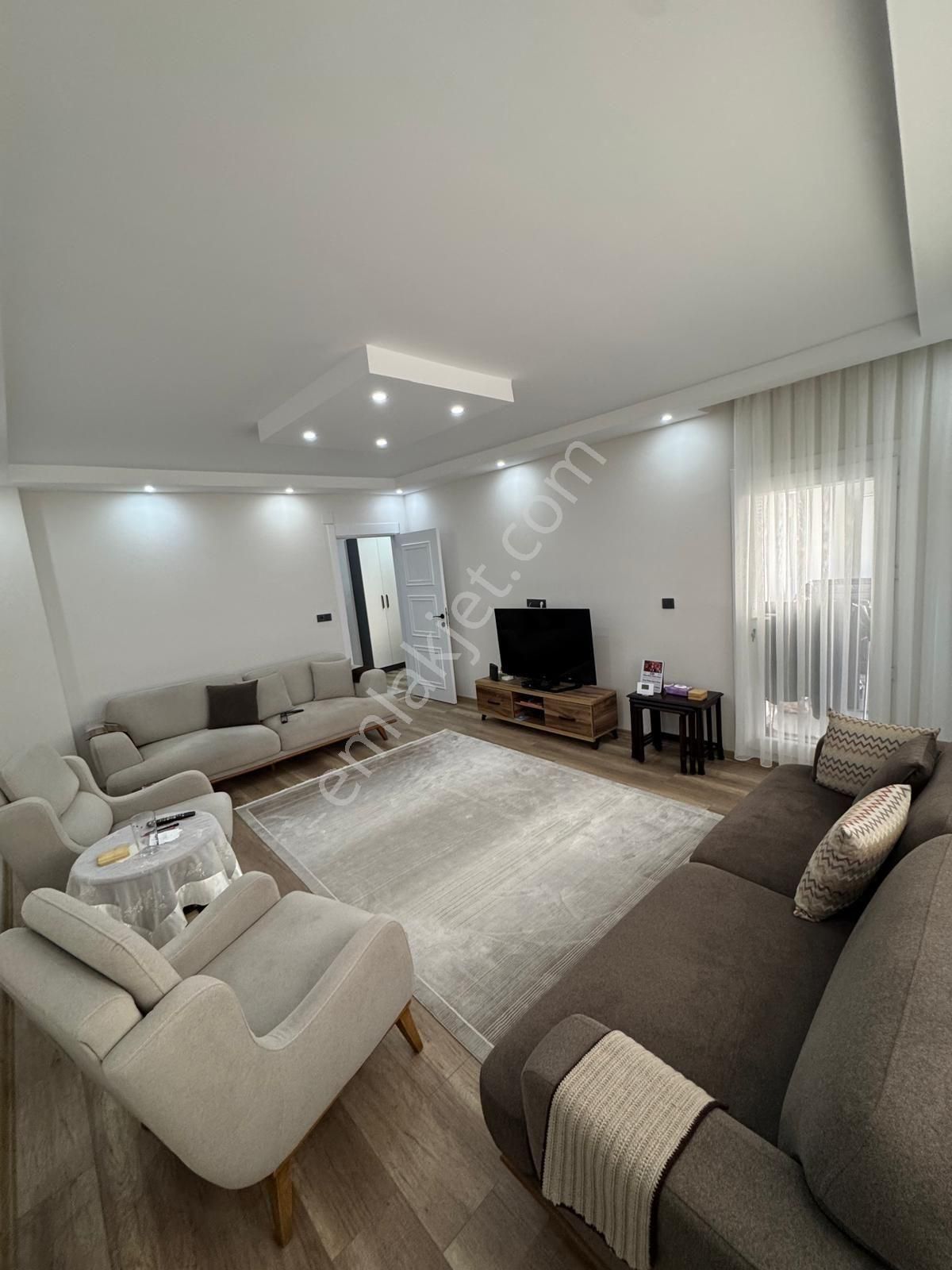 Doğru Gayrimenkulden Aydoğdu Mahallesinde 3+1 Doğalgazlı 1 Yıllık Daire