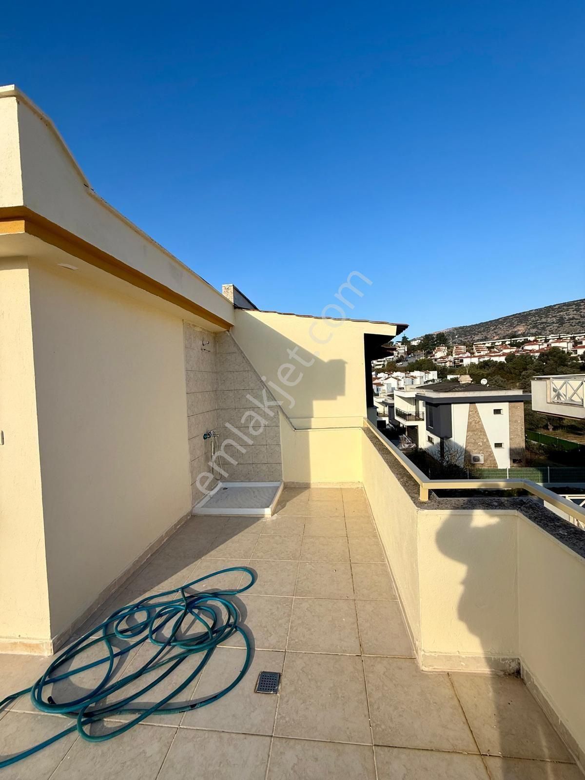 Yavansu Da Havuzlu Site De Satılık 3+1 Triplex Villa !! - Görsel 31