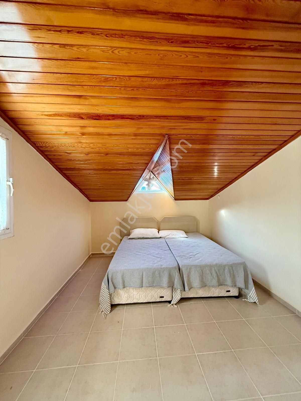 Yavansu Da Havuzlu Site De Satılık 3+1 Triplex Villa !! - Görsel 6