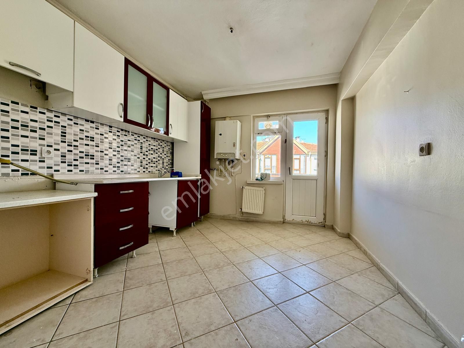 Kalecik Emlak'tan Fatih Mahallesin'de 125m² 3 Balkonlu Önü Açık 3+1 - Görsel 2