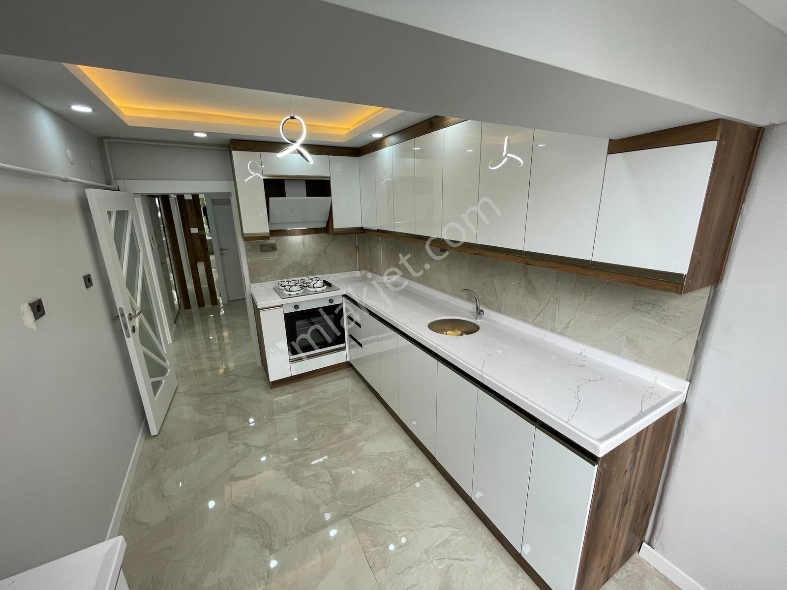 30 Ağustos Mah. Full Yapılı Arakat Ön Cephe Lüx 3+1 Daire