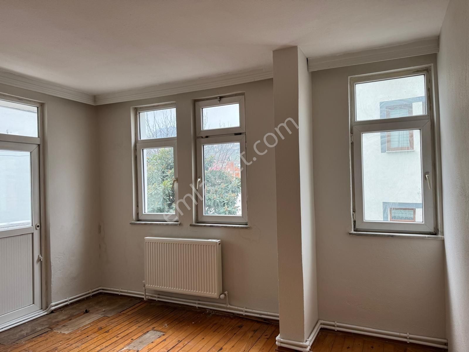 Cumhuriyet Mahallesi Kiralık 3+1 Daire - Görsel 3