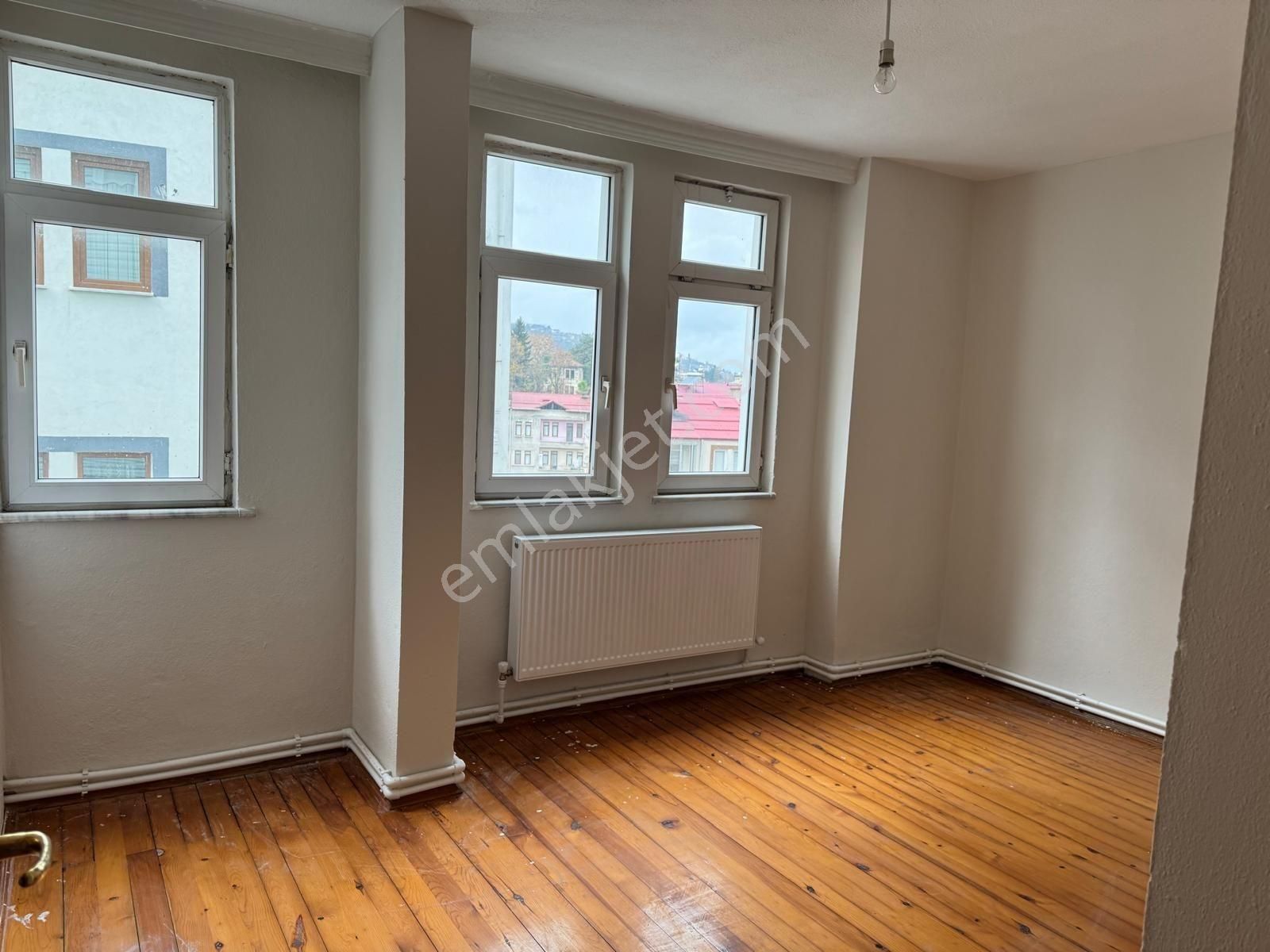 Cumhuriyet Mahallesi Kiralık 3+1 Daire - Görsel 8