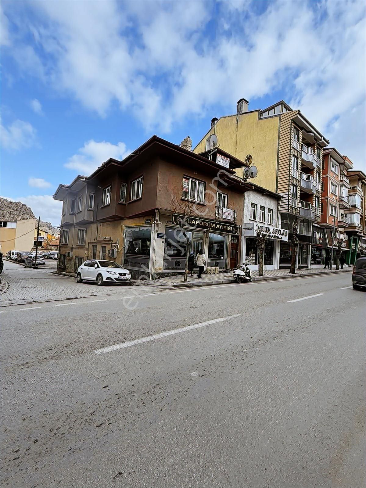 Mecidiye Ana Cade Üzeri Satılık İki Daire Teras Katlı - Görsel 7