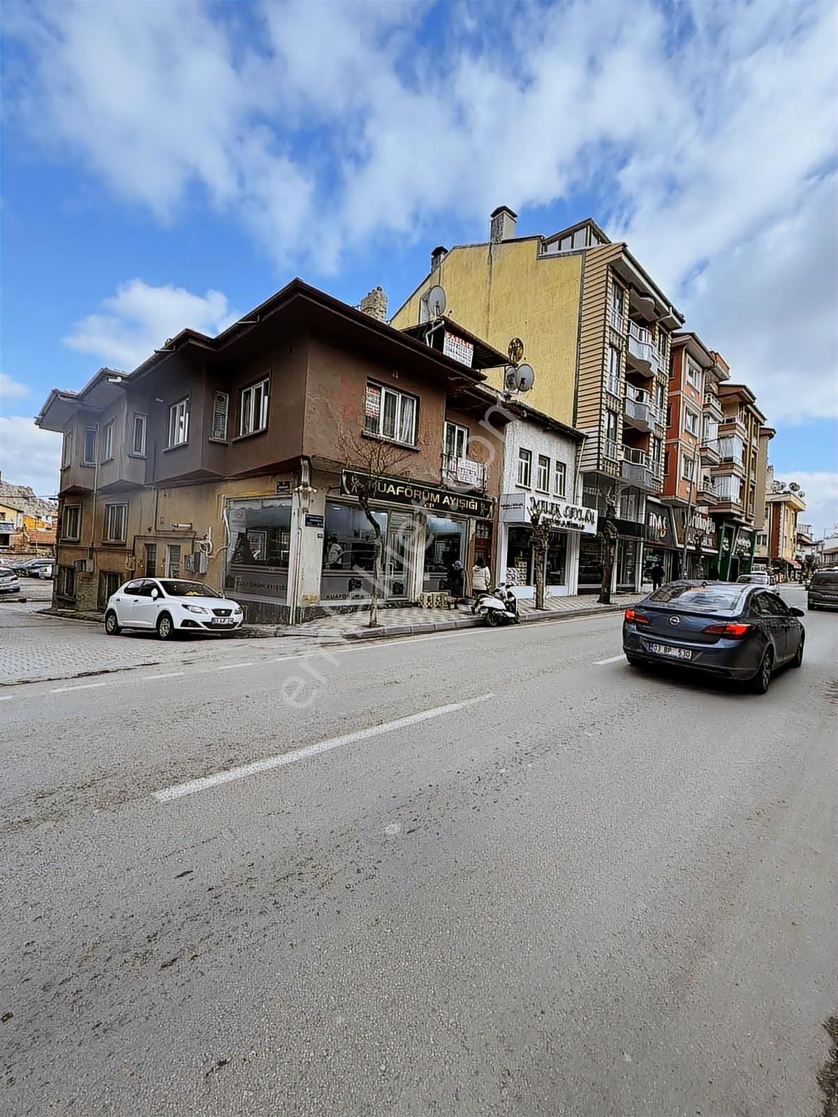 Mecidiye Ana Cade Üzeri Satılık İki Daire Teras Katlı - Görsel 13