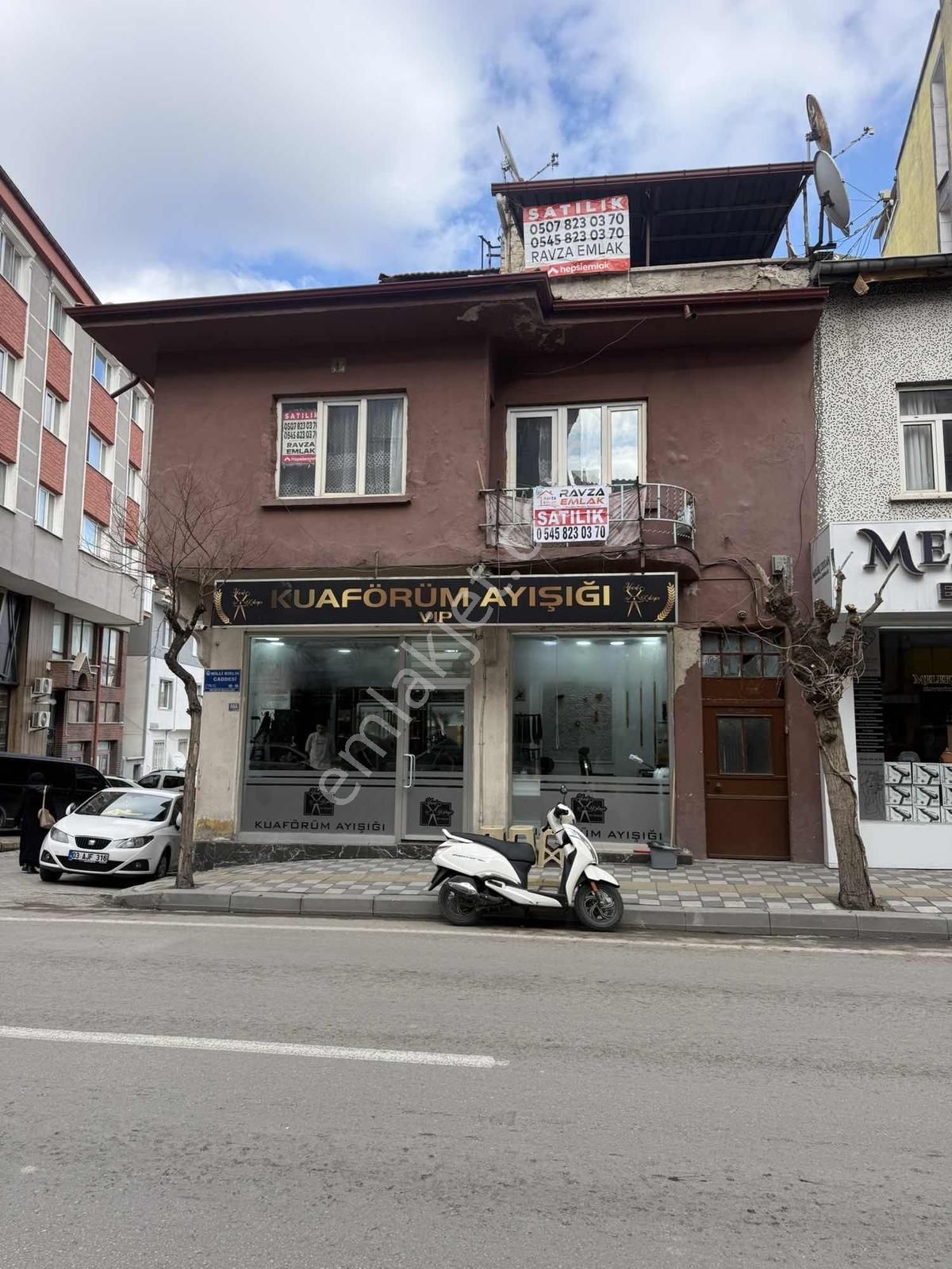 Mecidiye Ana Cade Üzeri Satılık İki Daire Teras Katlı