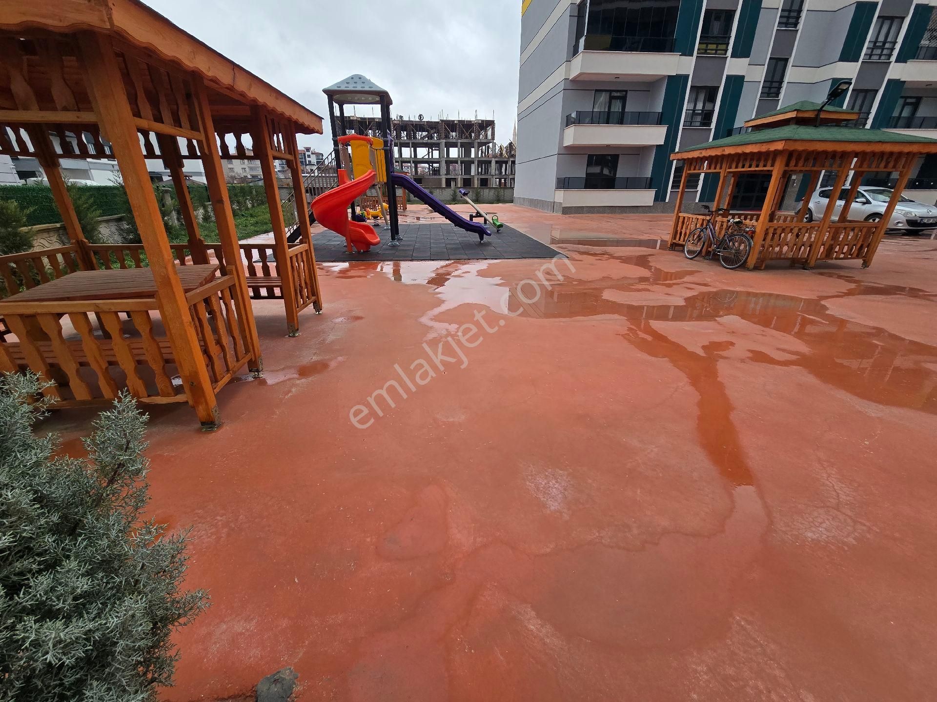 Büyük Kumköprü Cd Üzeri Site İçi Yüksek Giriş Kat Lüx 3+1