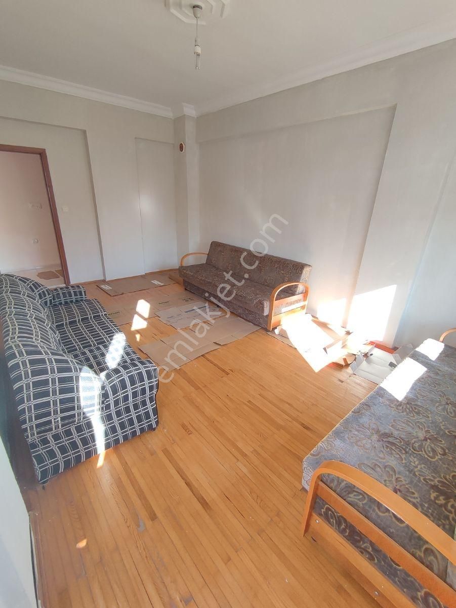 Çankaya Mahallesi Site'de Kiralık Geniş 2+1 - Görsel 3